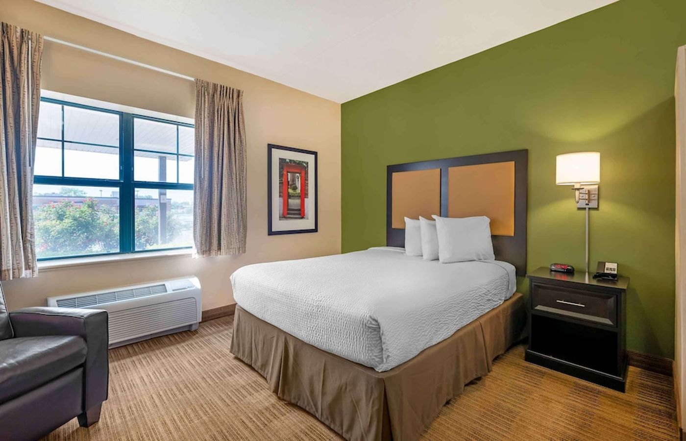 expedia-3162159-12