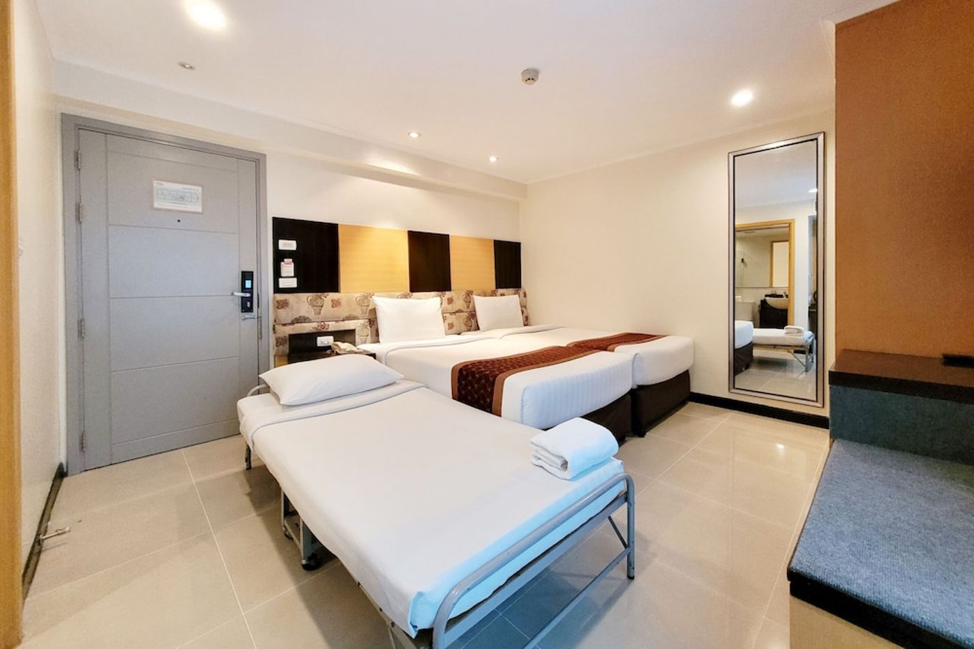 expedia-3162869-29
