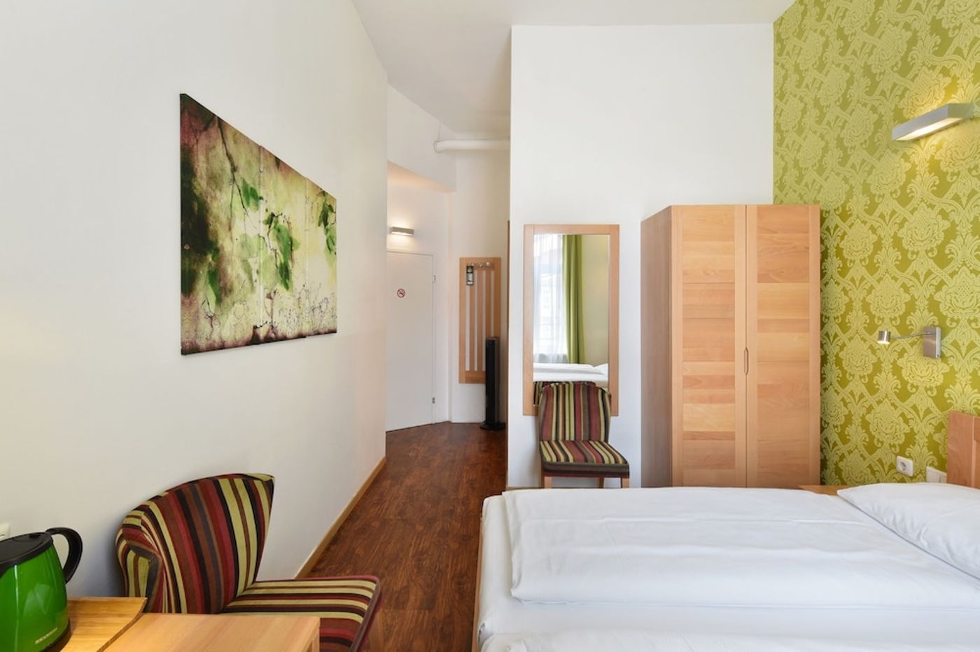 expedia-3163953-9