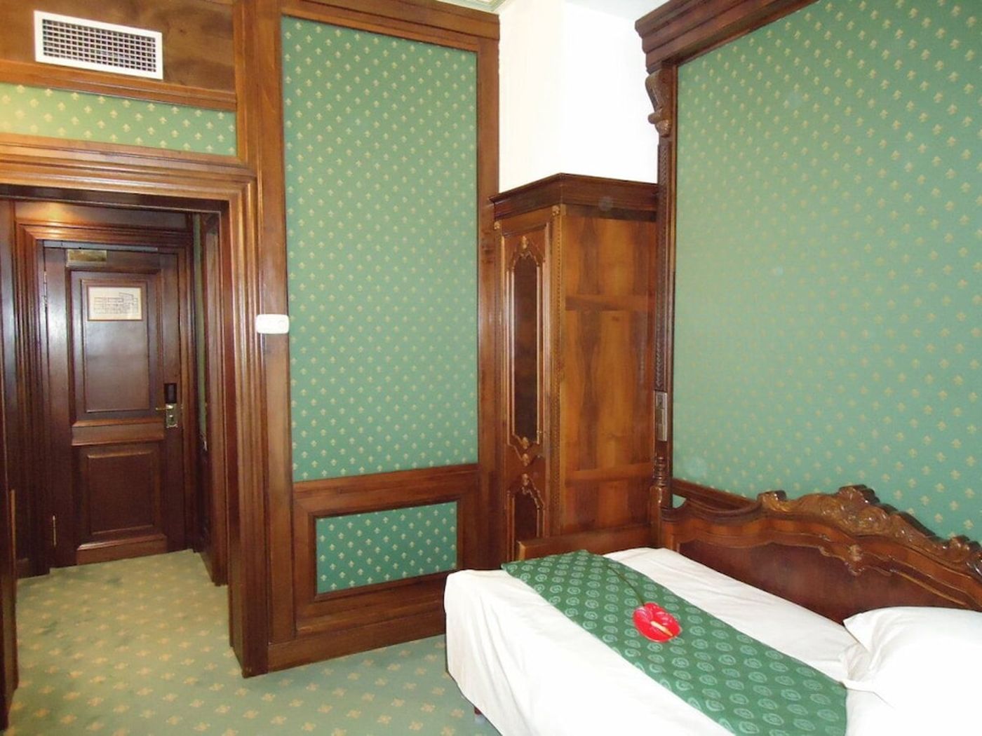 expedia-3162982-22