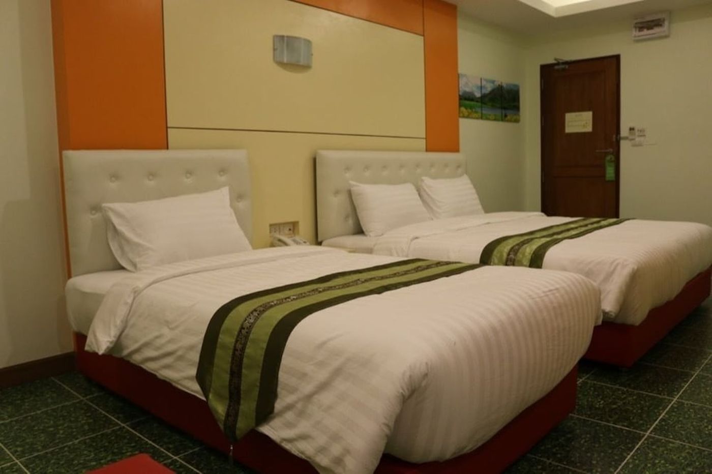 expedia-3159114-13