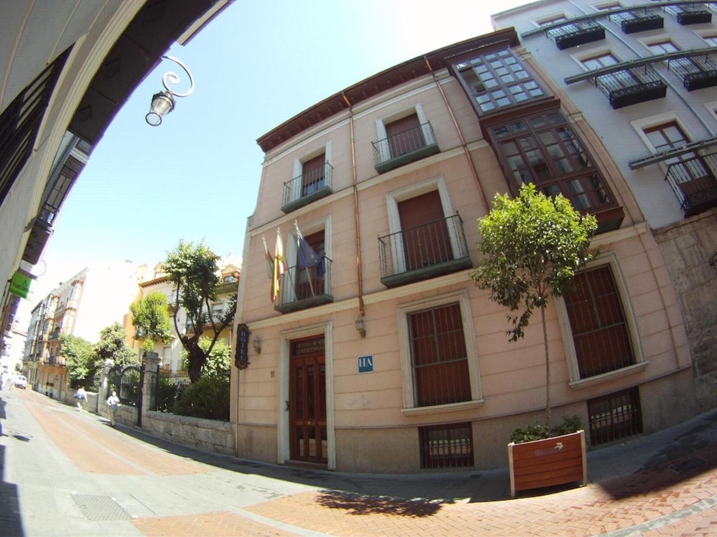 expedia-3159680-4