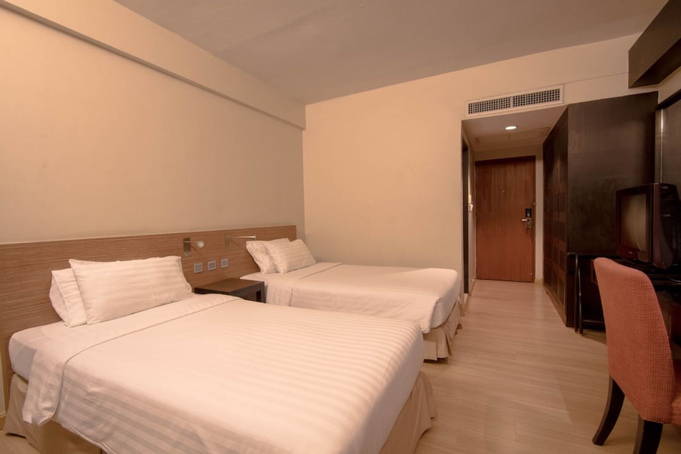 expedia-3162897-10