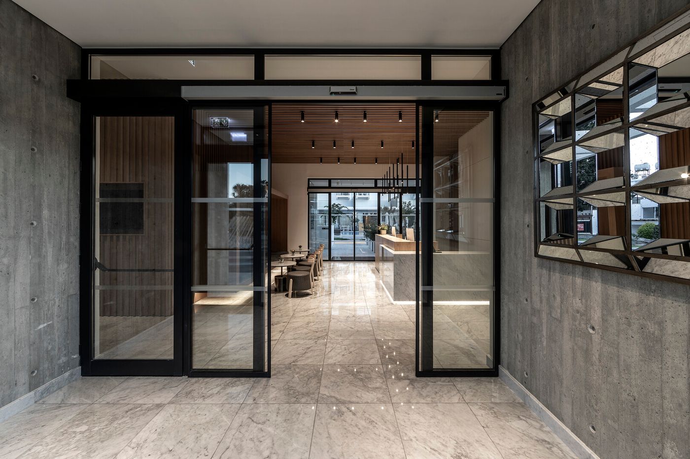 Anemi Hotel & Suites 14.04
