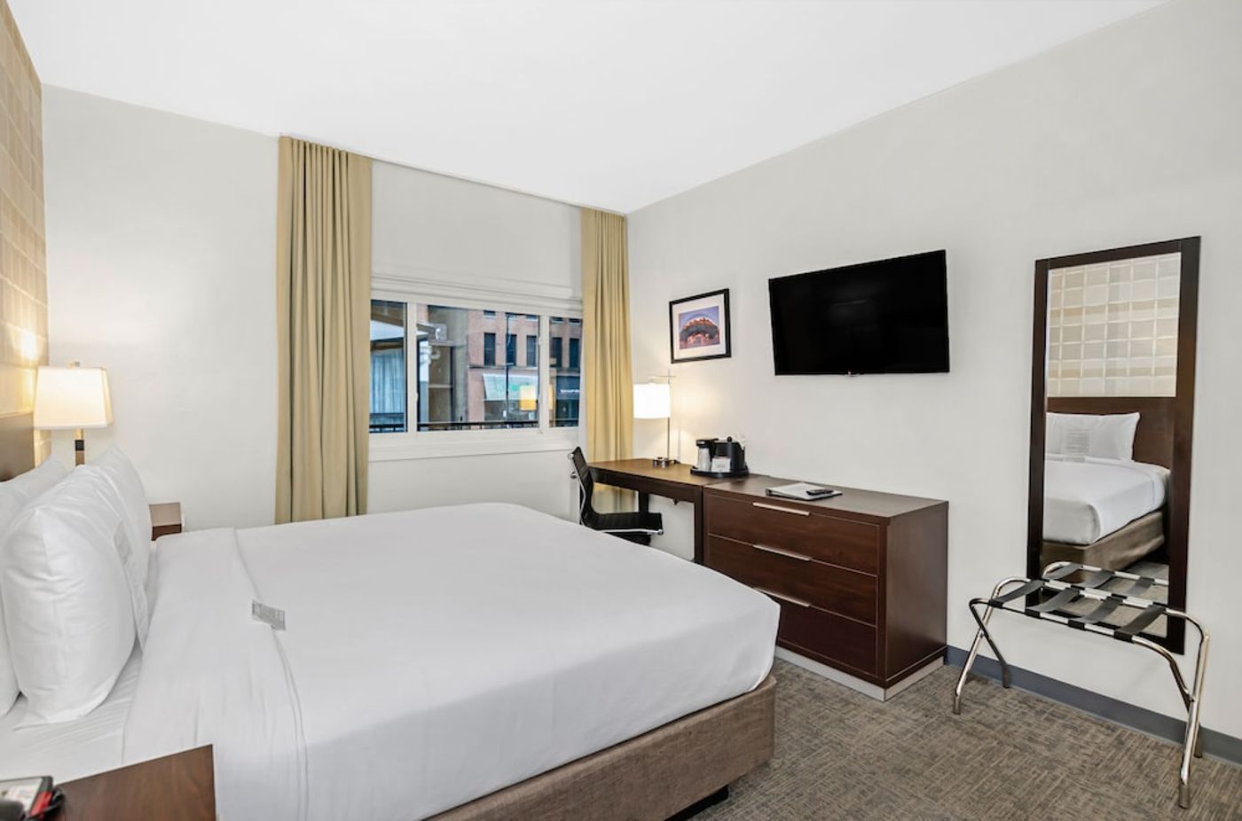 expedia-3161371-4