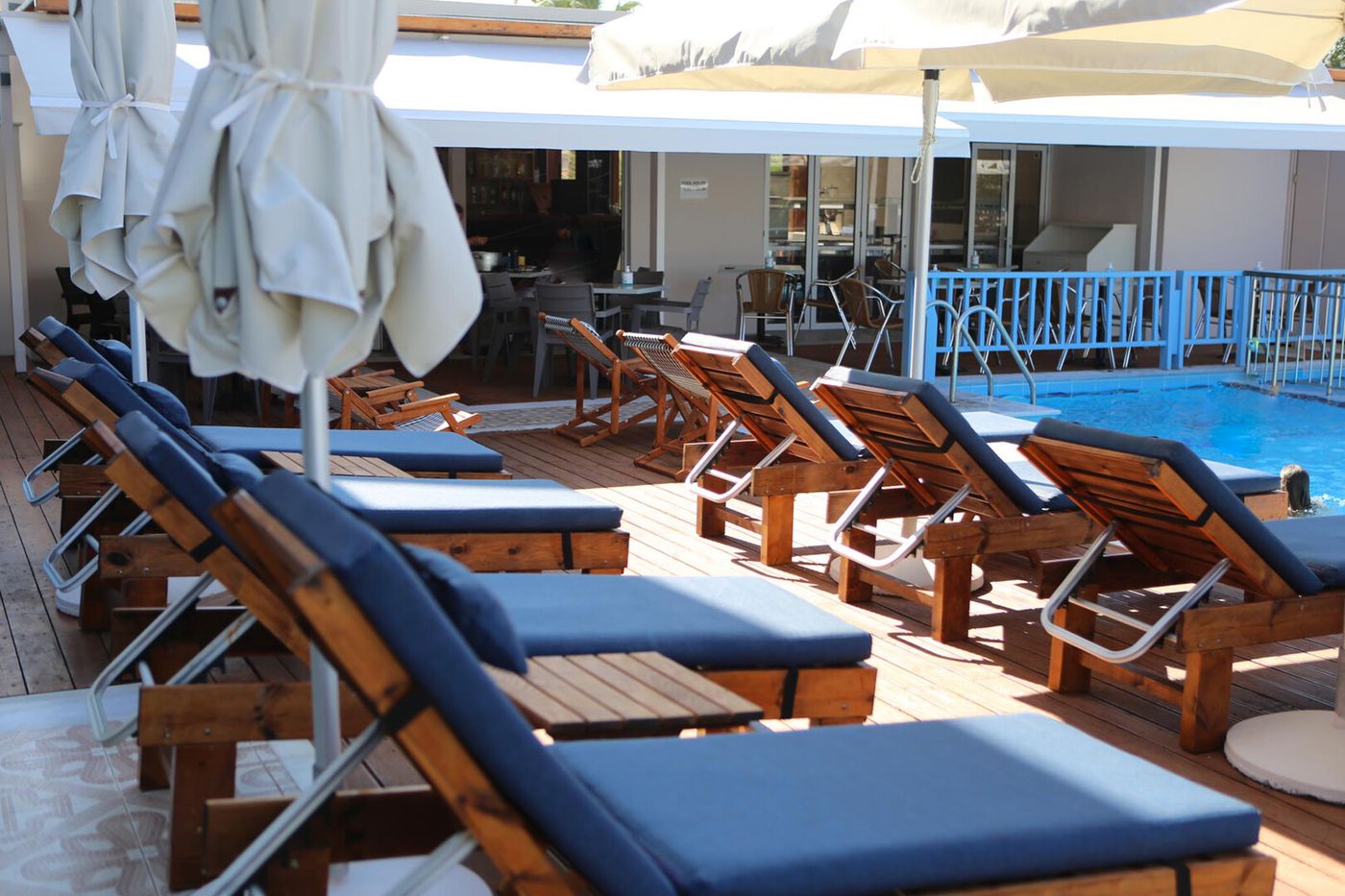 Blue Sky Hotel Apartments