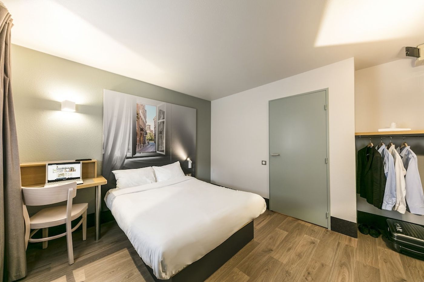 expedia-3163907-9