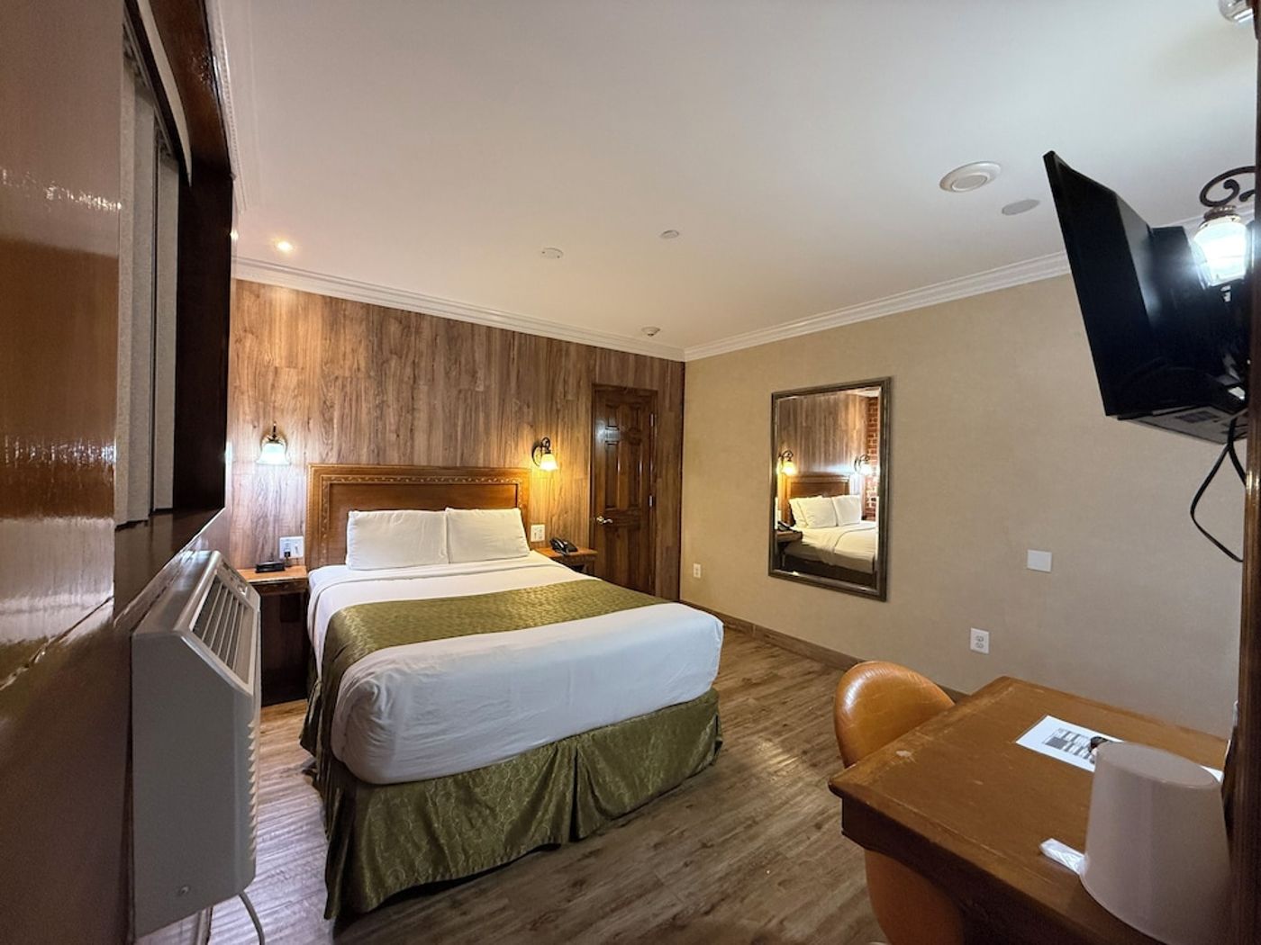 expedia-3159375-9