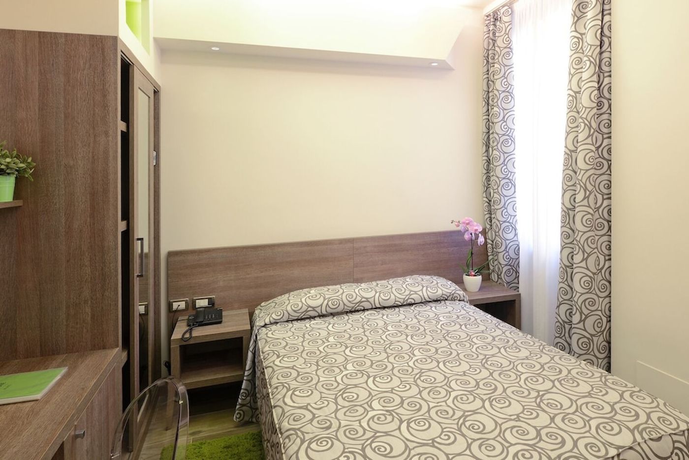 expedia-3163496-12