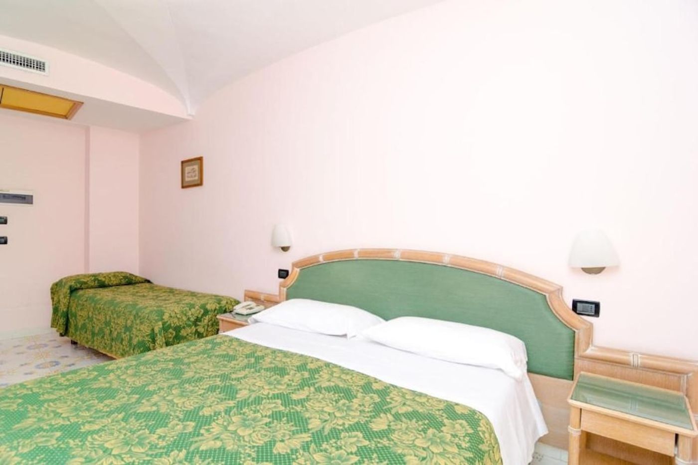 expedia-3166376-25