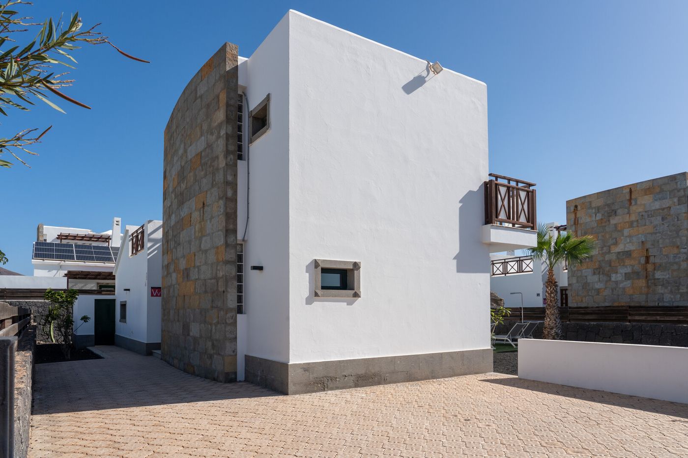 VILLAS PLAYA BLANCA BEACH MATE