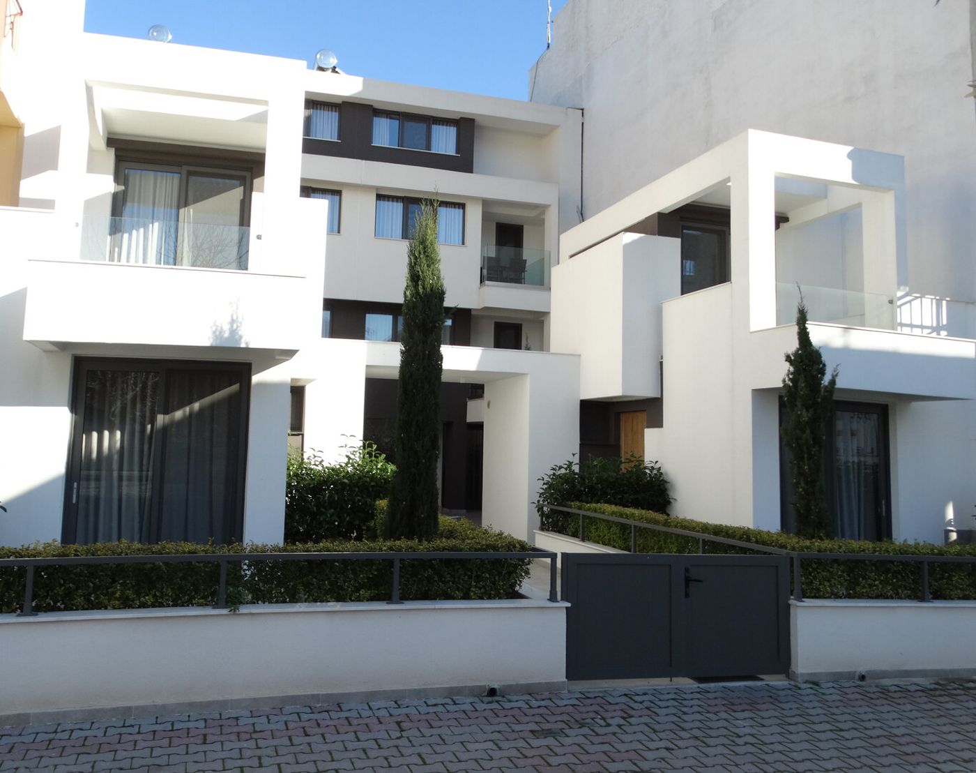 Oasis Apts & Rooms