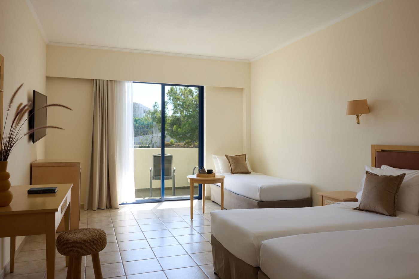 Kiotari Miraluna Beach Resort