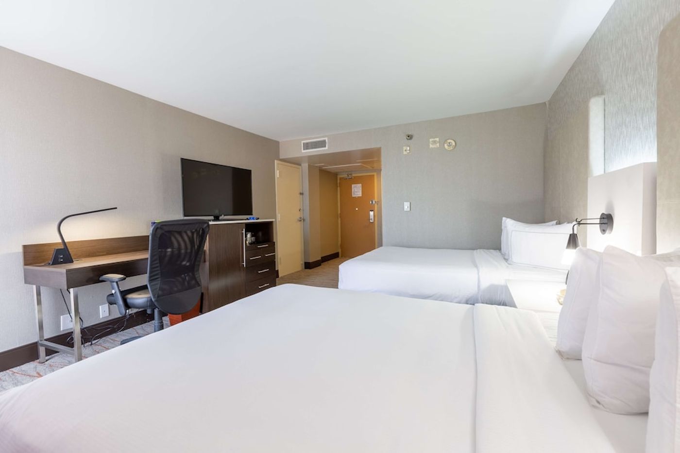 expedia-3159136-26