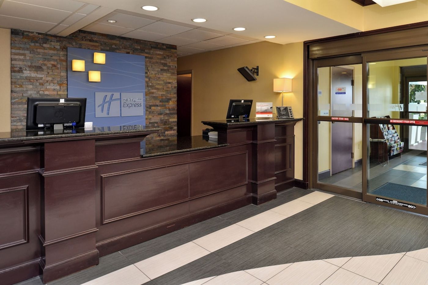 expedia-3159078-4
