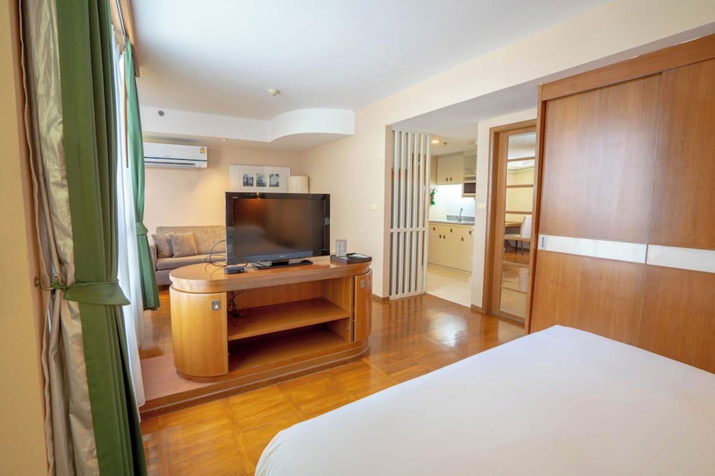 expedia-3159117-18