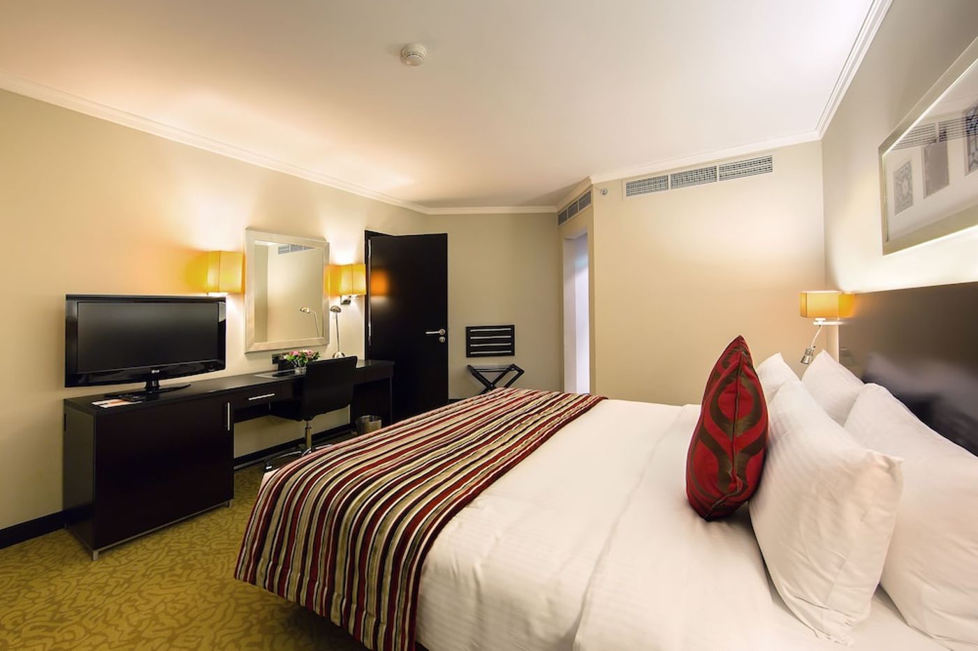 expedia-3166479-20