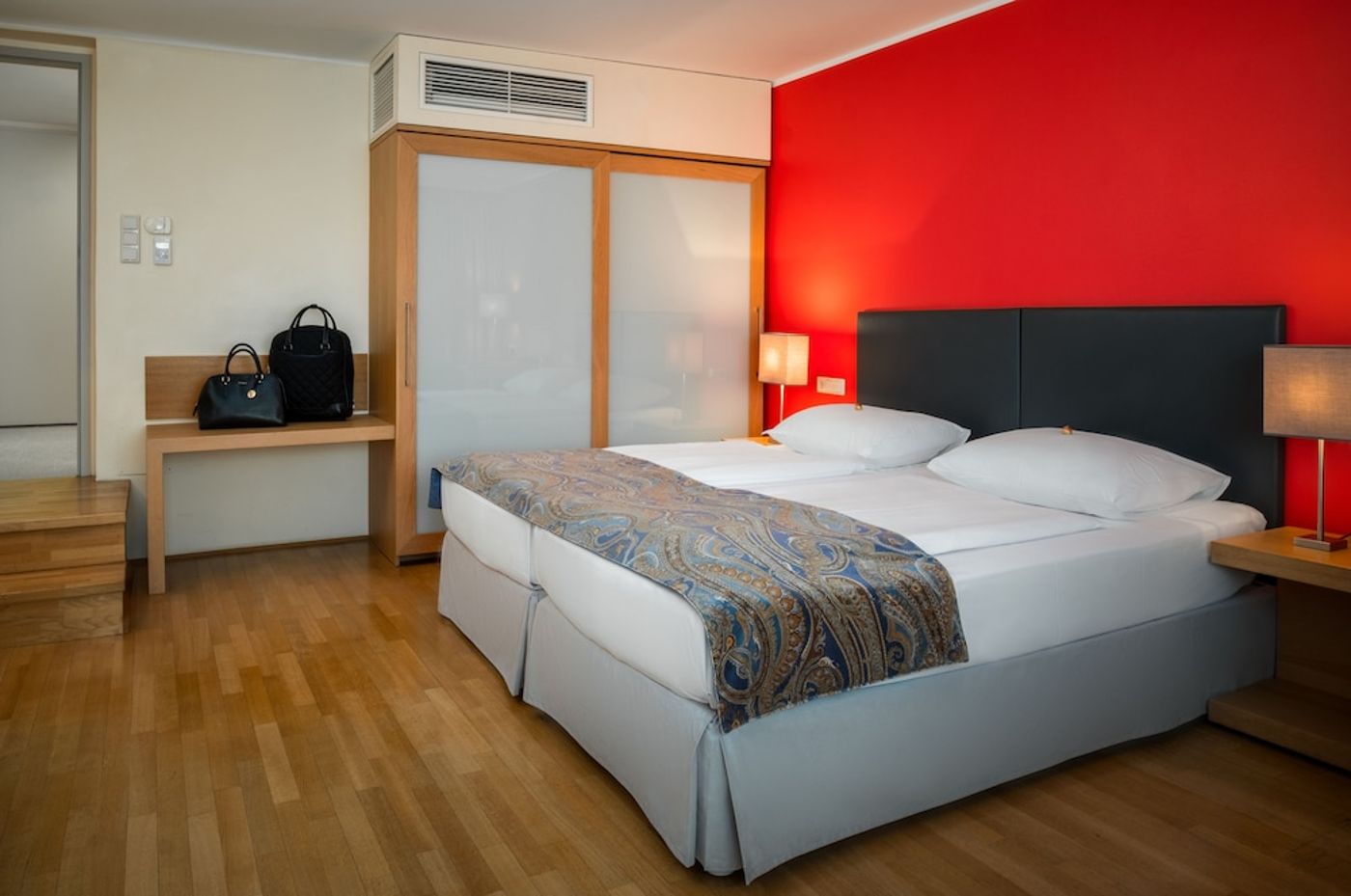 expedia-3163949-9