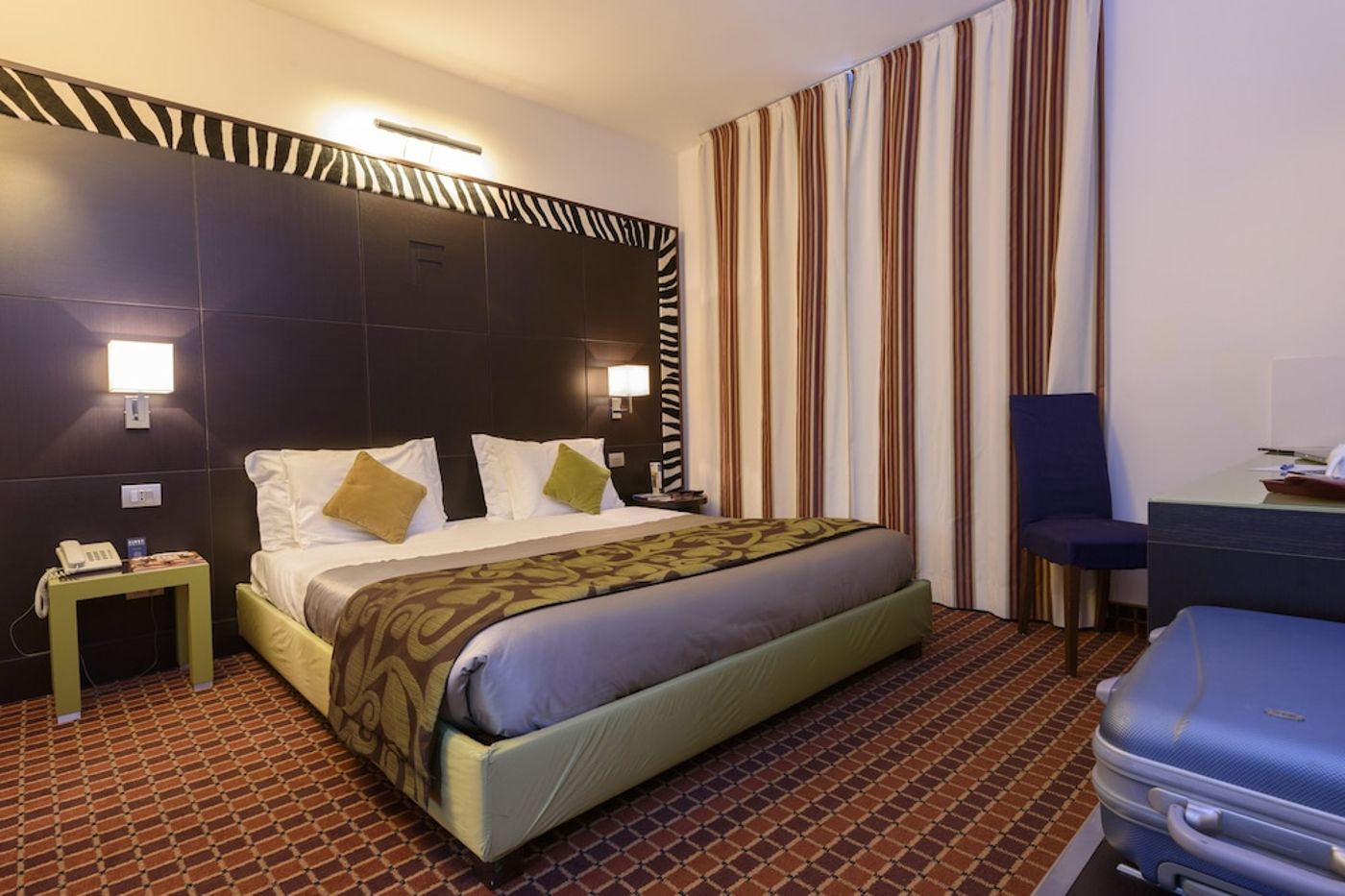expedia-3159898-12