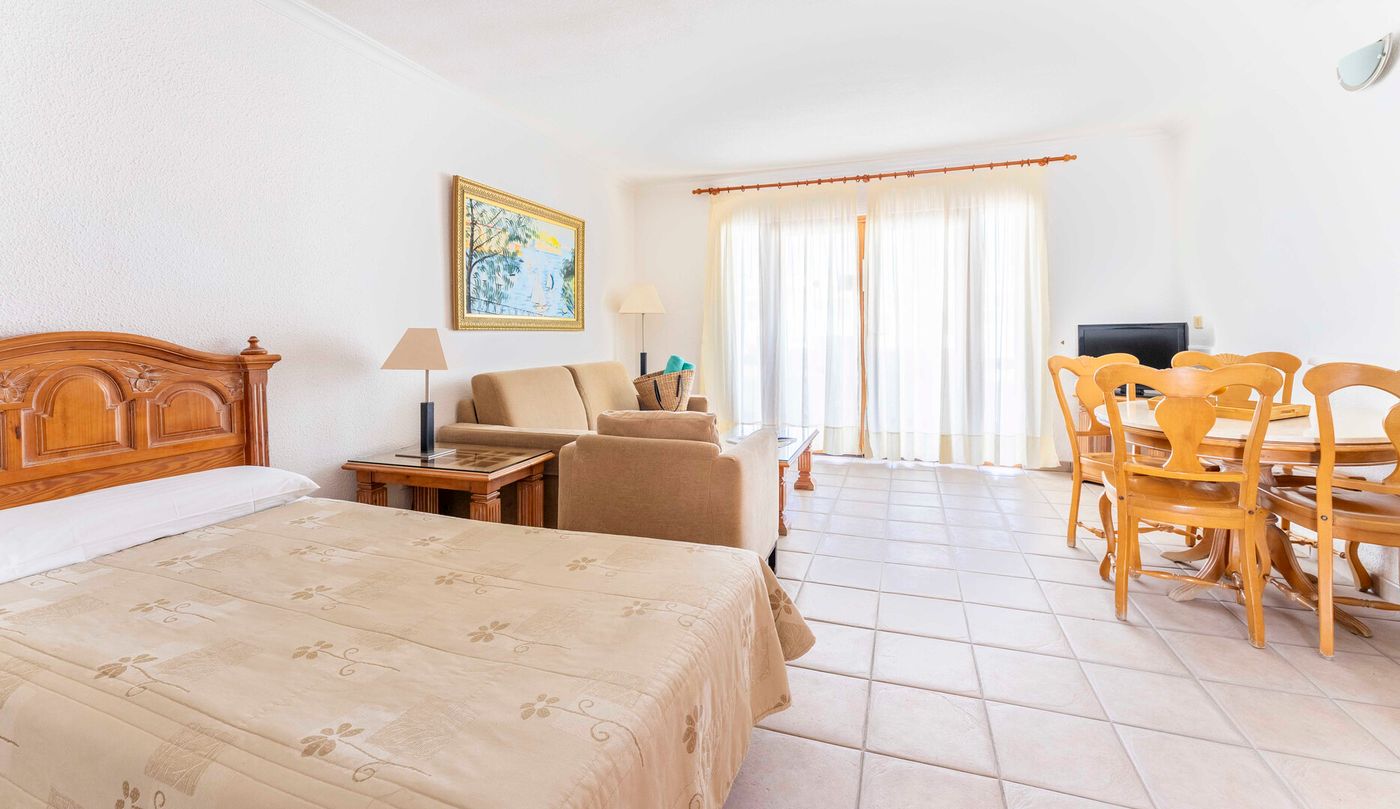 15.12.25 ONA Beverly Hills Heights