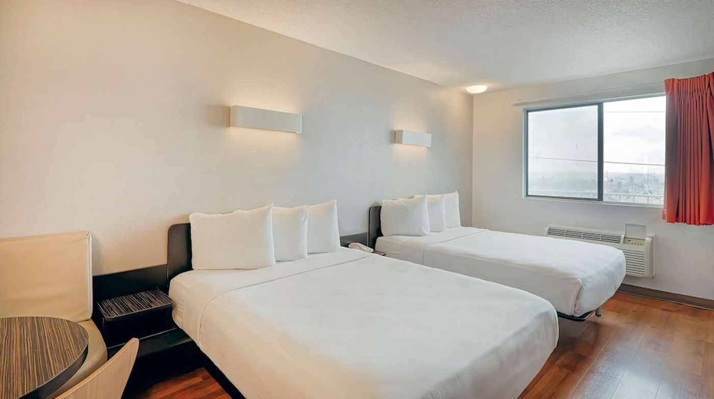 expedia-3158813-25
