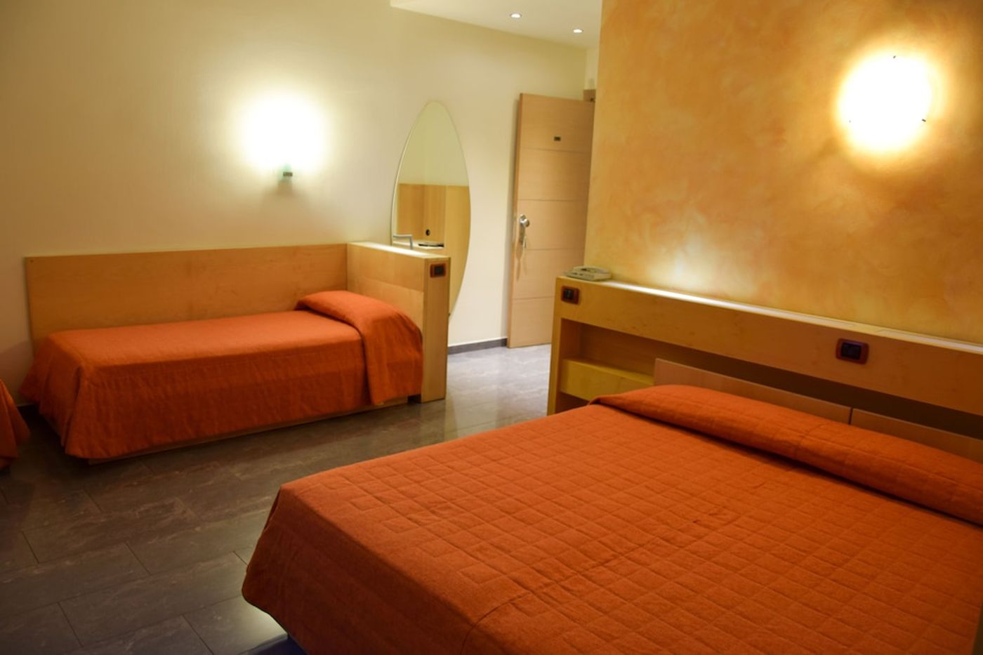 expedia-3163475-12