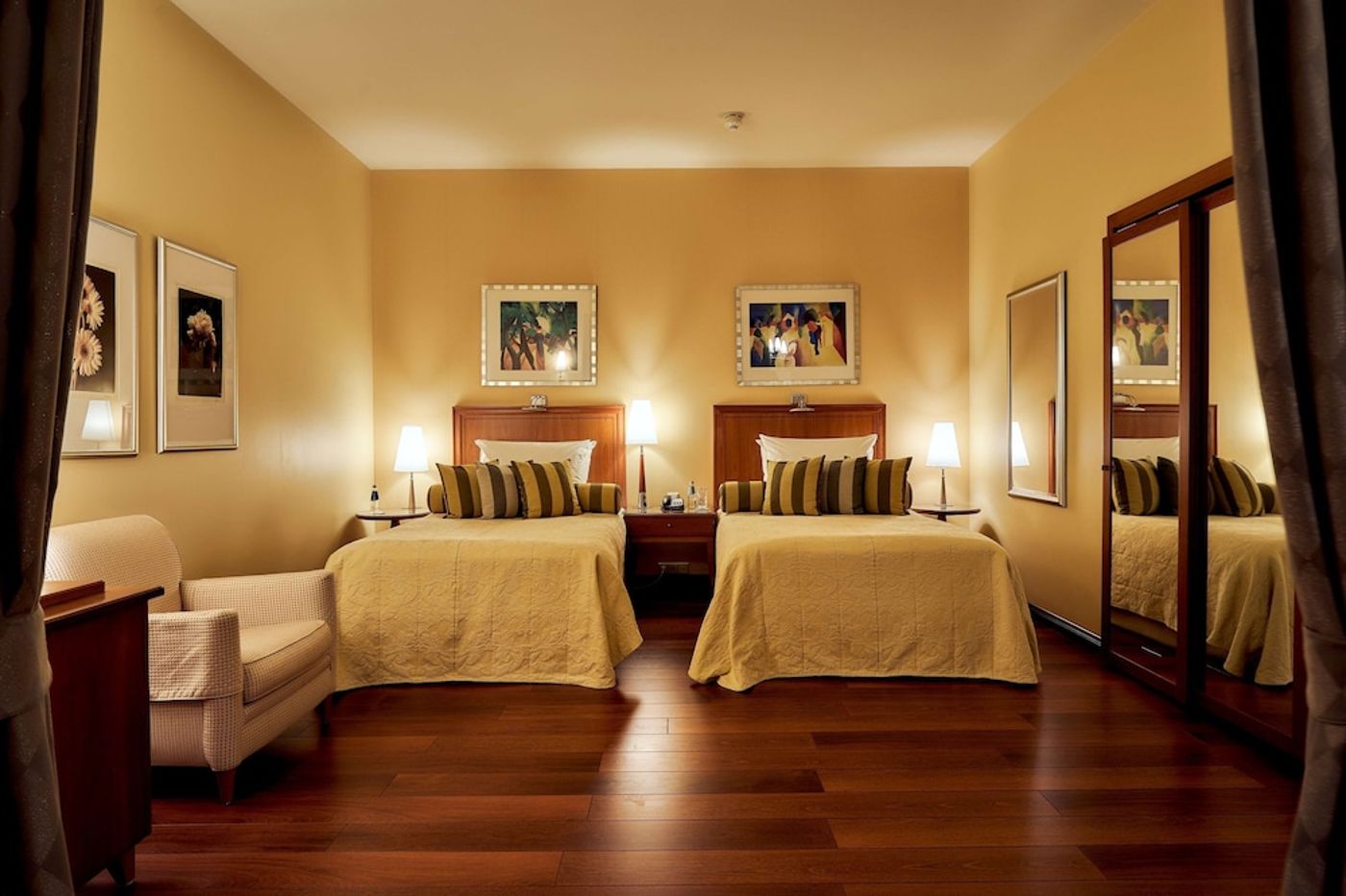 expedia-3163795-12