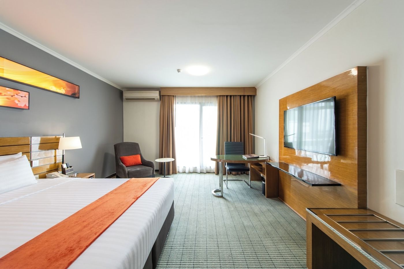expedia-3162850-16