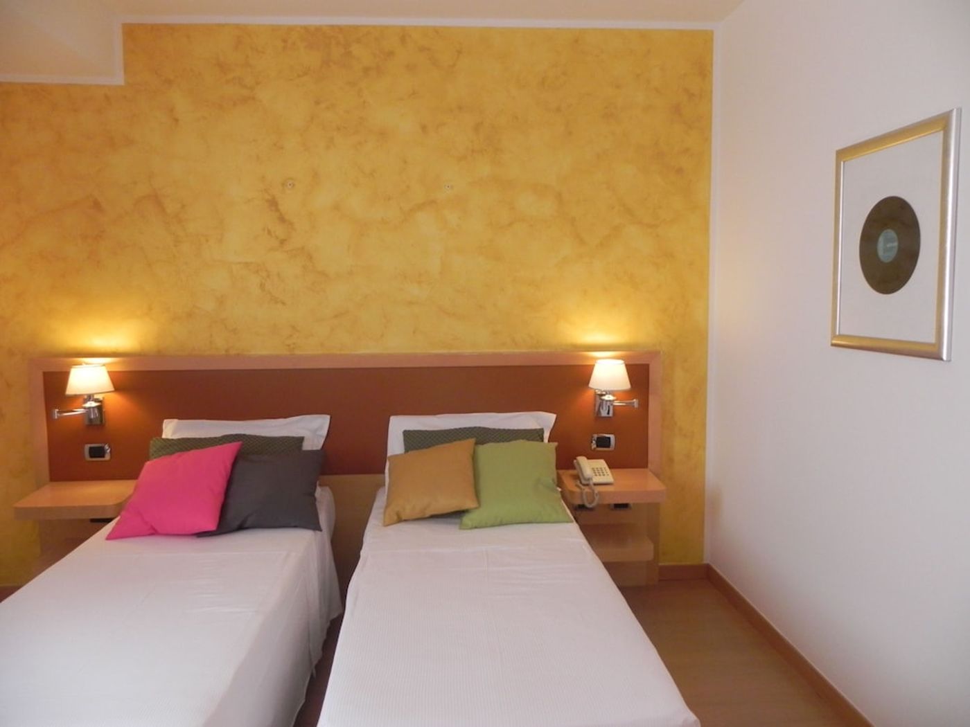 expedia-3163326-28