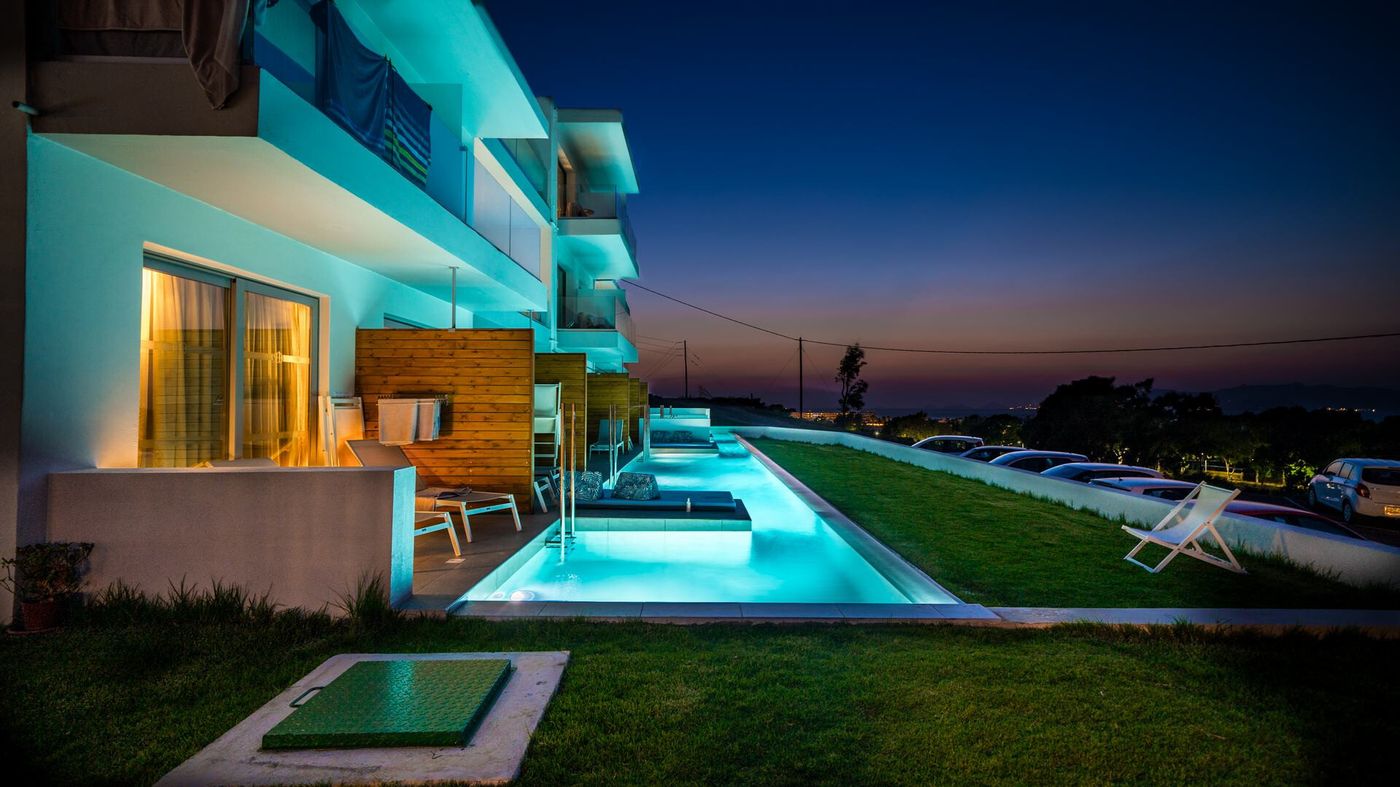 Harmony Crest Resort - Adults Only
