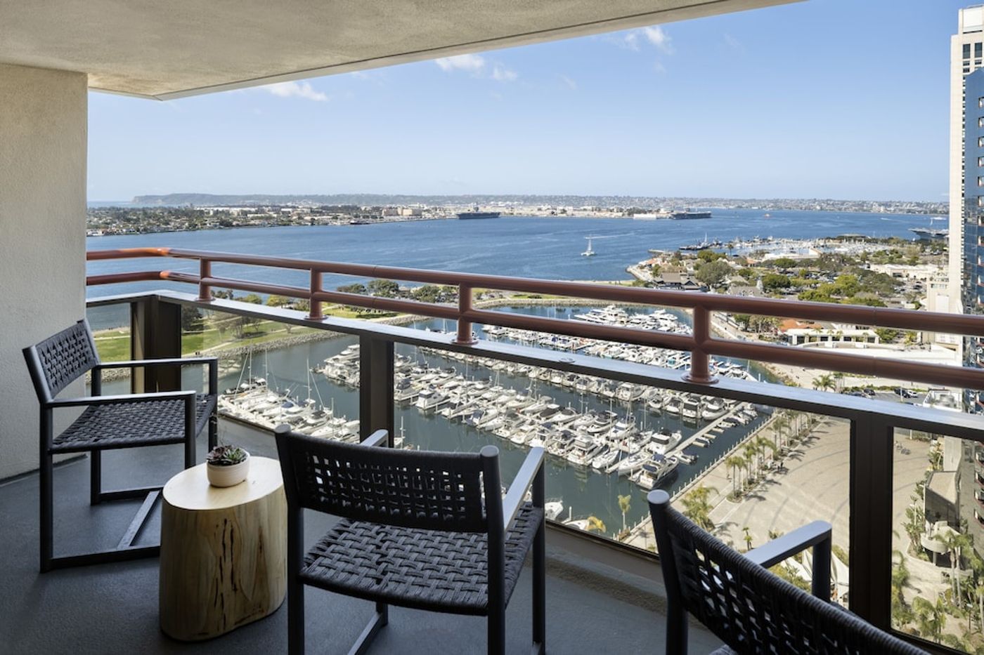 expedia-3158895-9