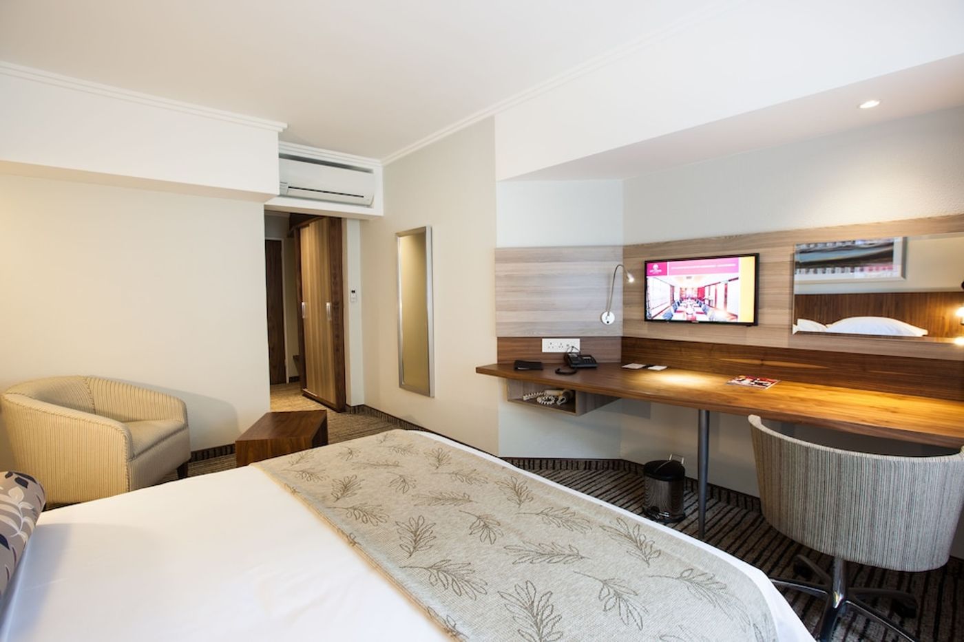 expedia-3165983-14