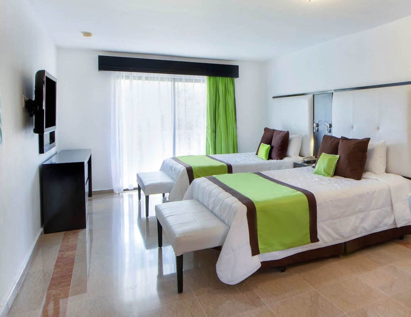 expedia-3166135-25