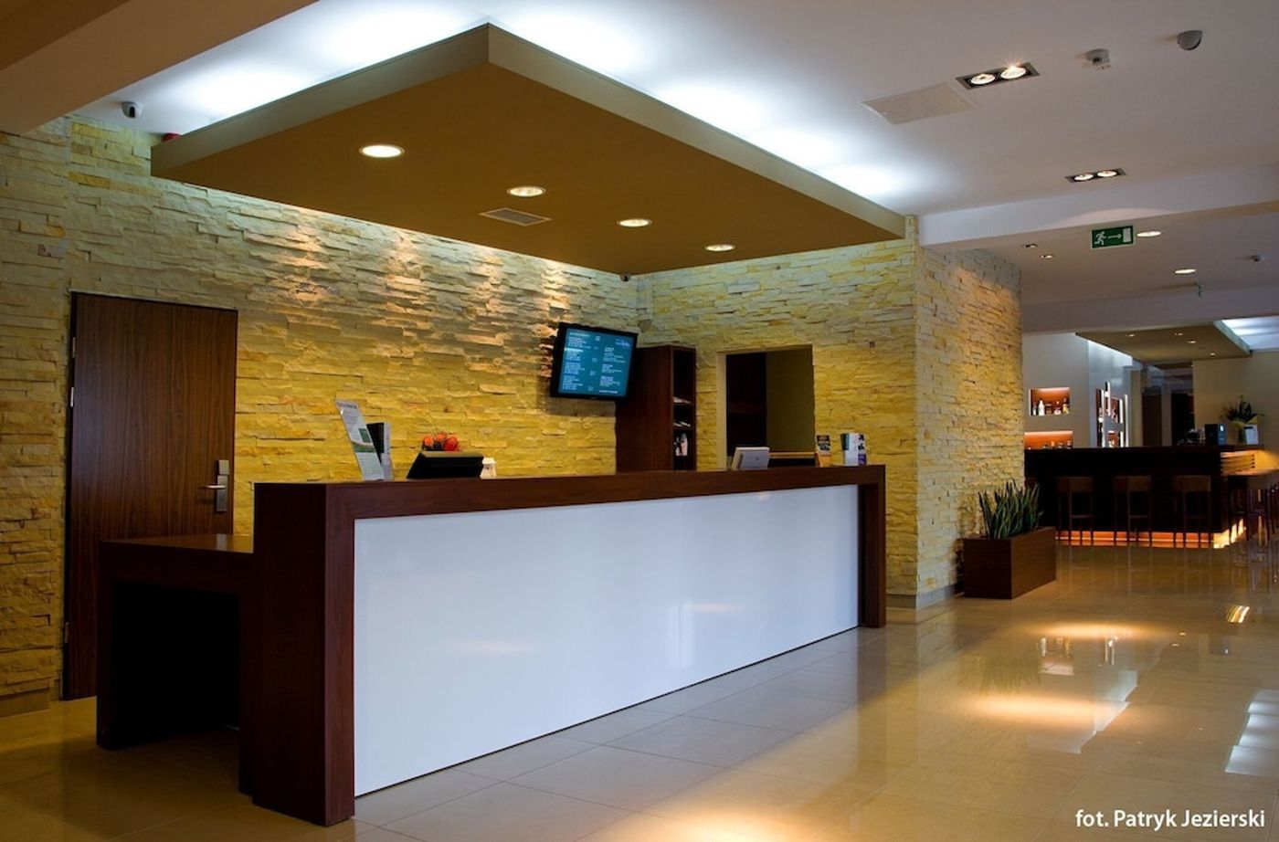 expedia-3163959-4