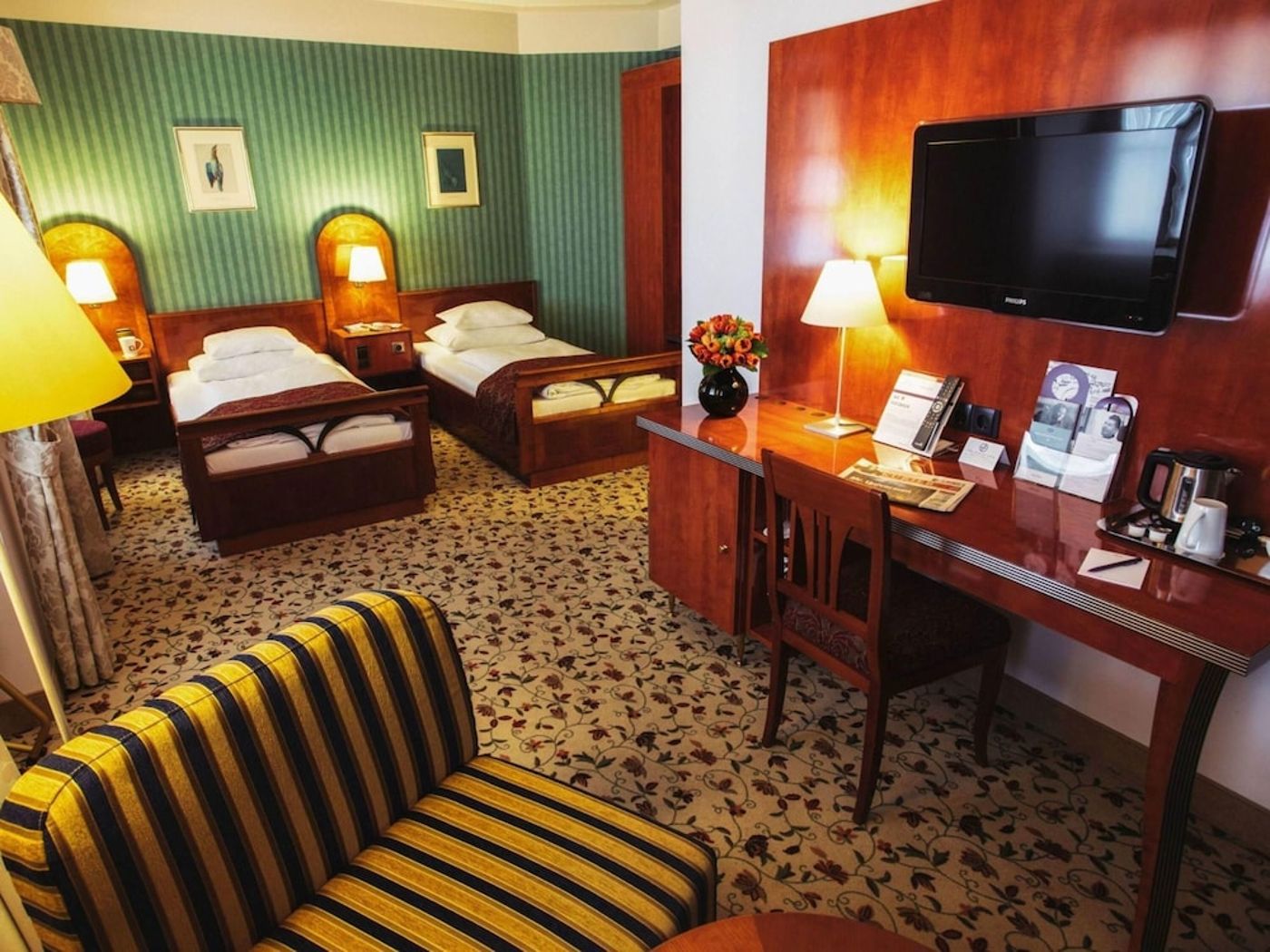 expedia-3156440-40