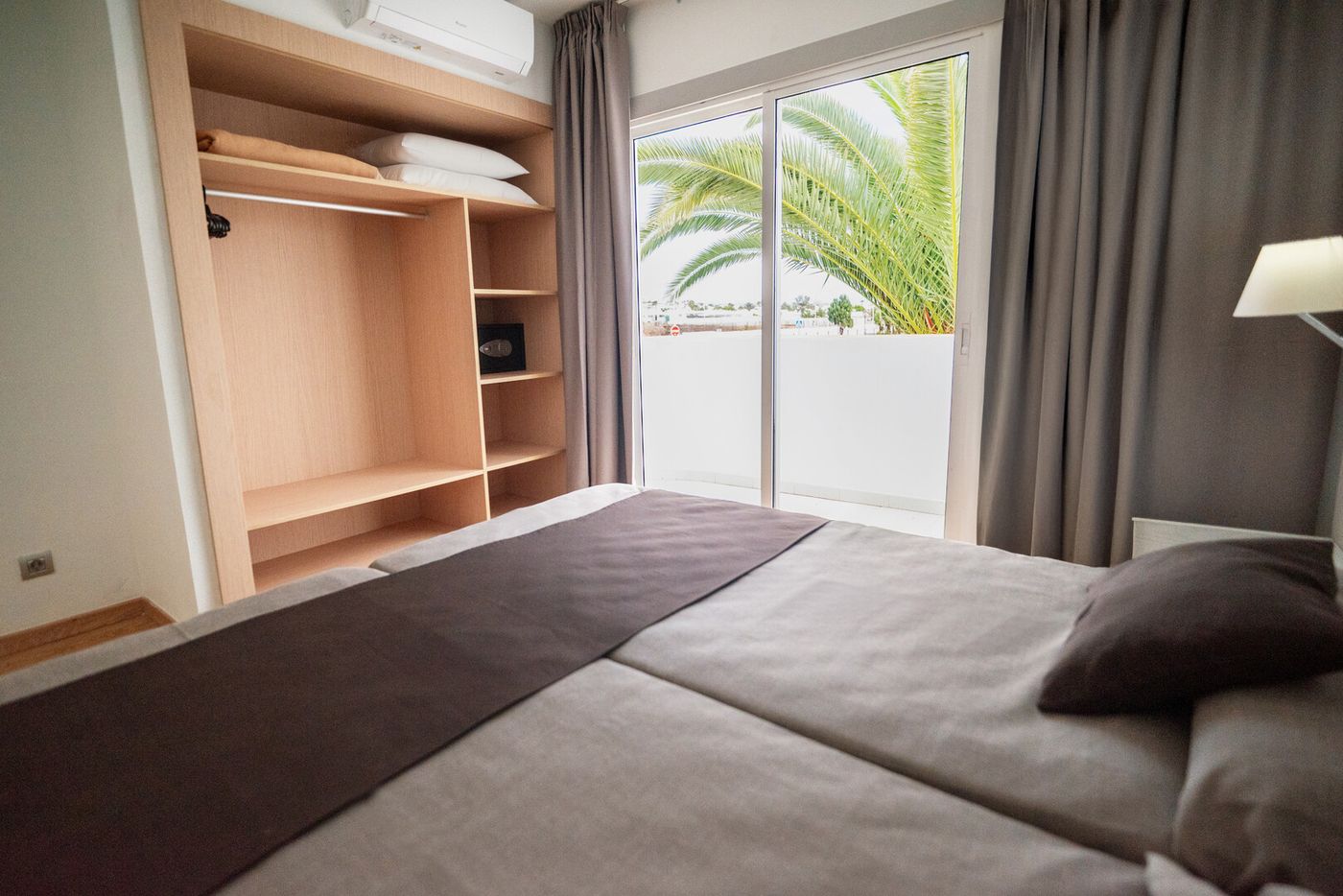 21.01.26 HL Paradise Island