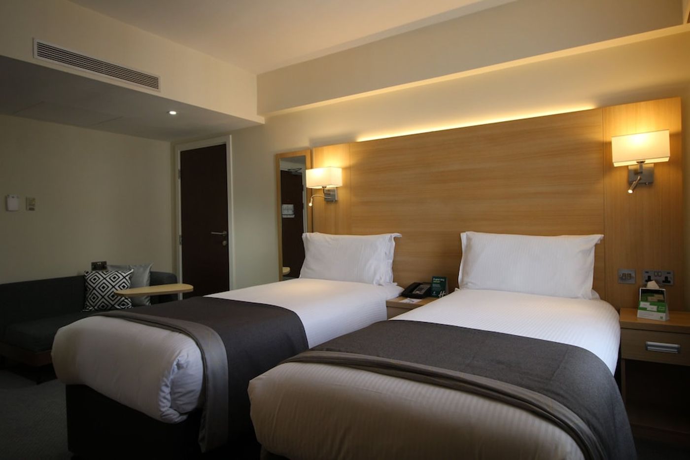 expedia-3166898-30