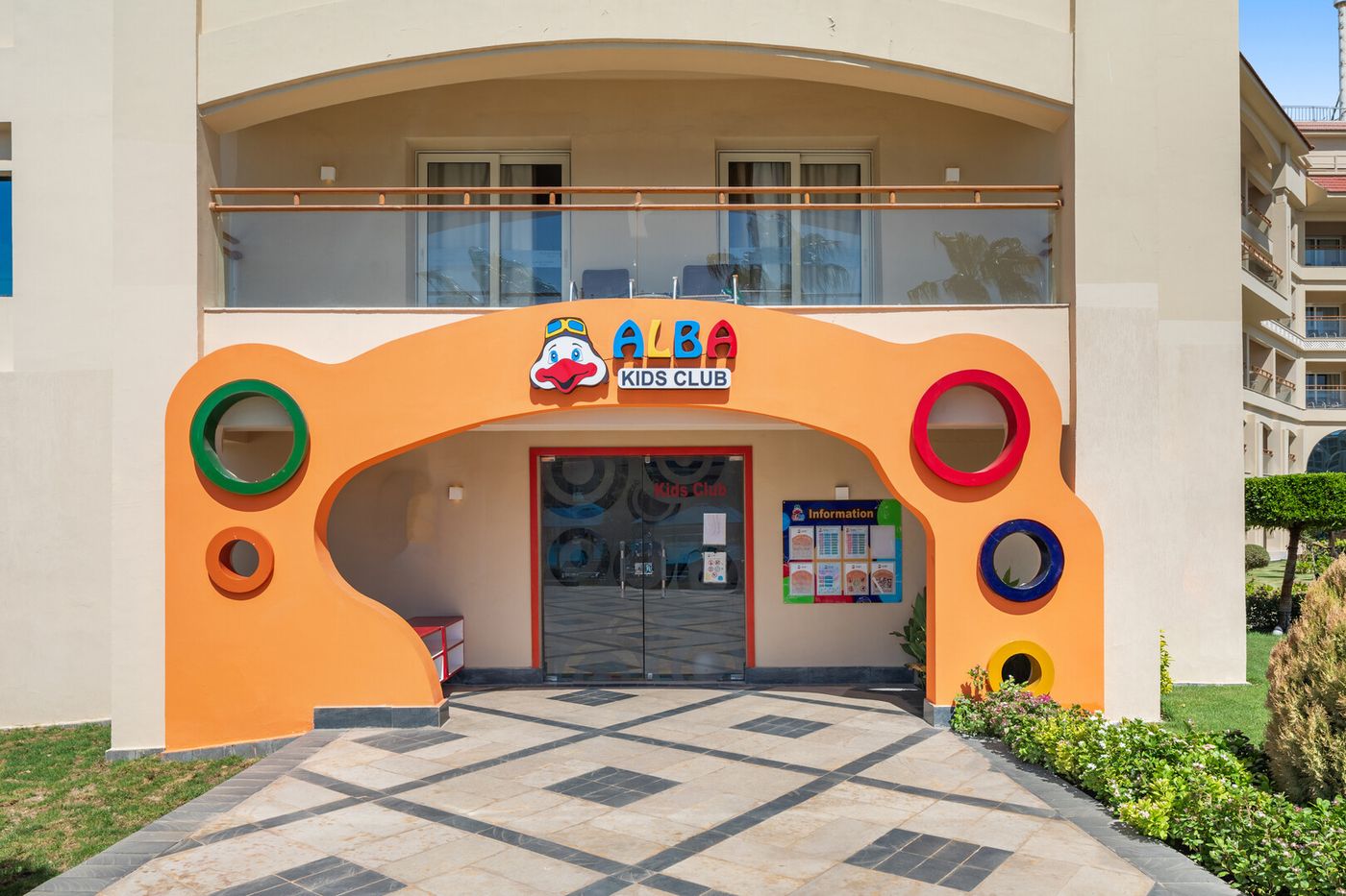 Pickalbatros White Beach 30.01