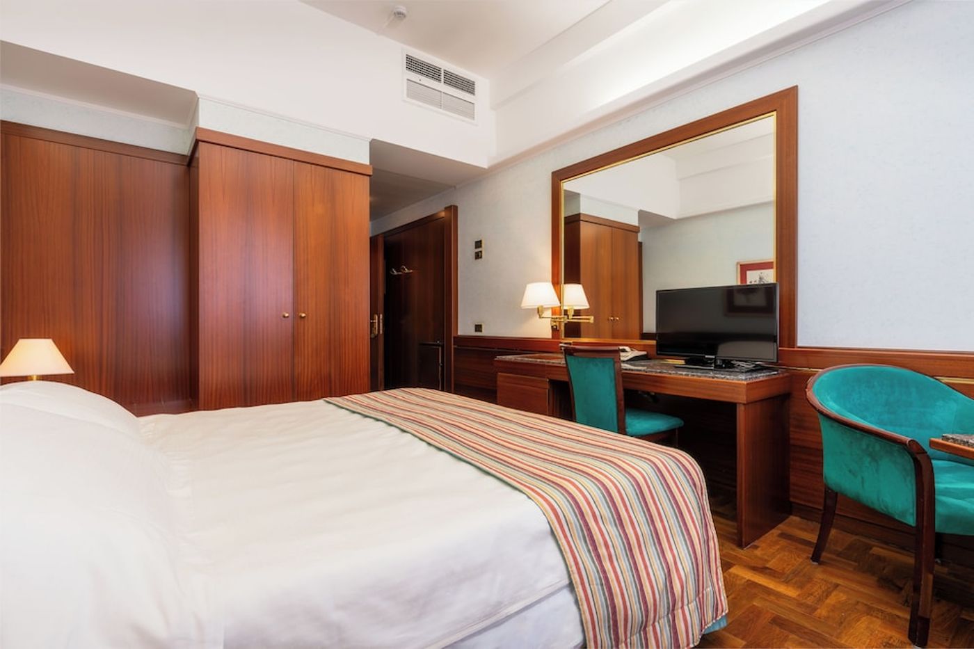 expedia-3163450-10