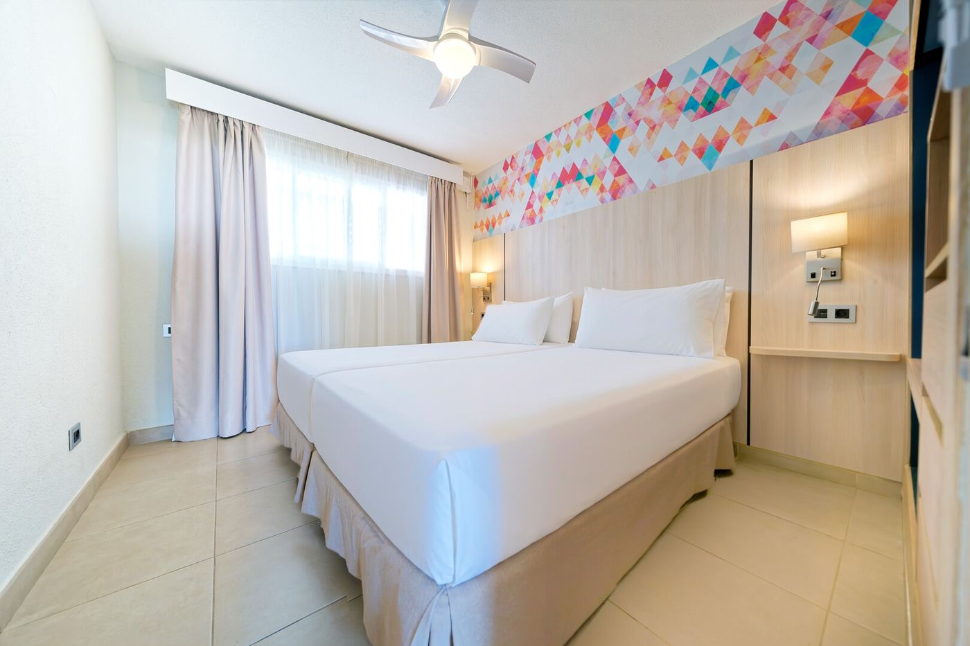 19.10.26 Servatur Isora Suites