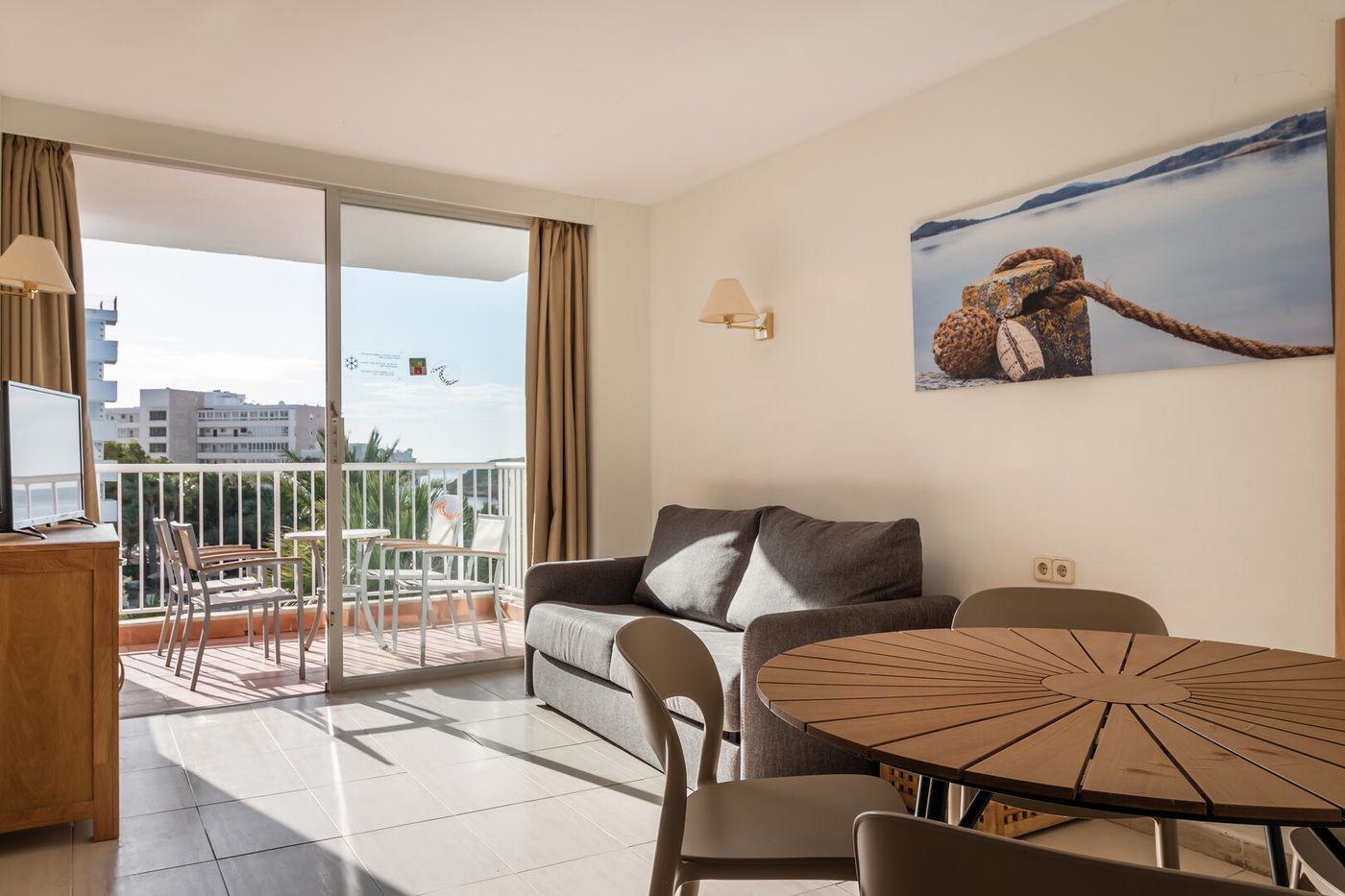 13.05. Vistasol Apartments