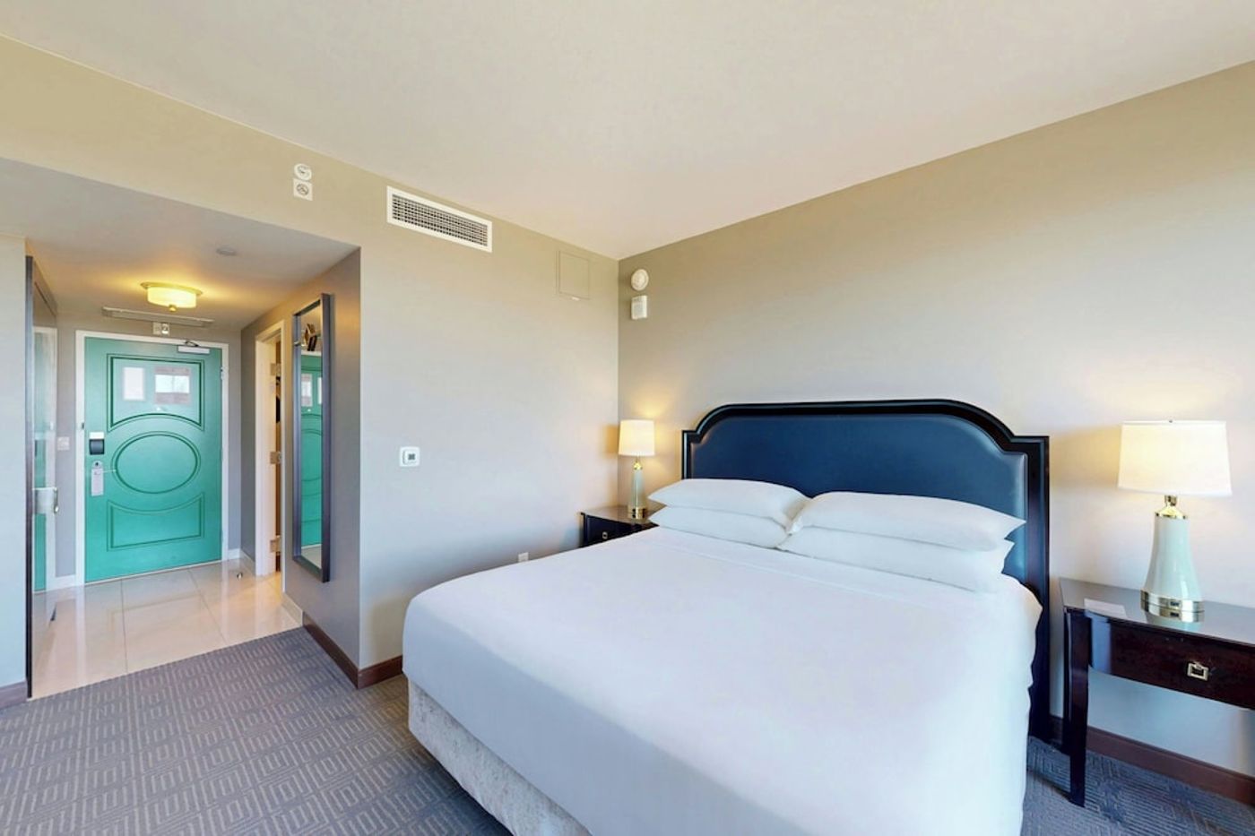 expedia-3159135-25