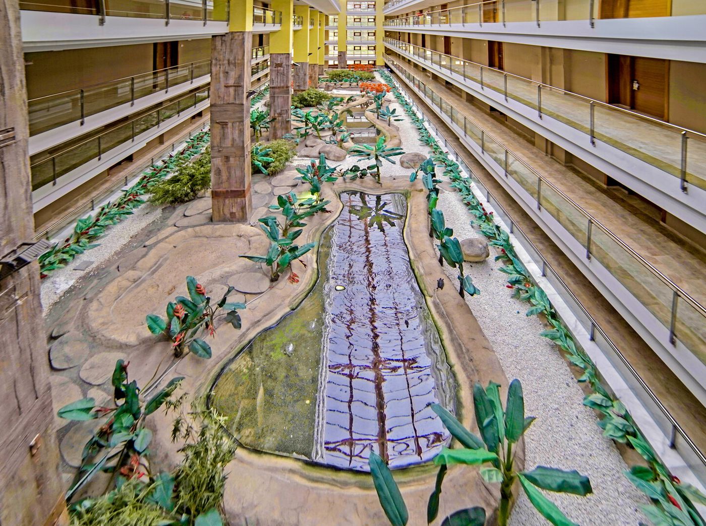 21.04.26 Holiday World Polynesia