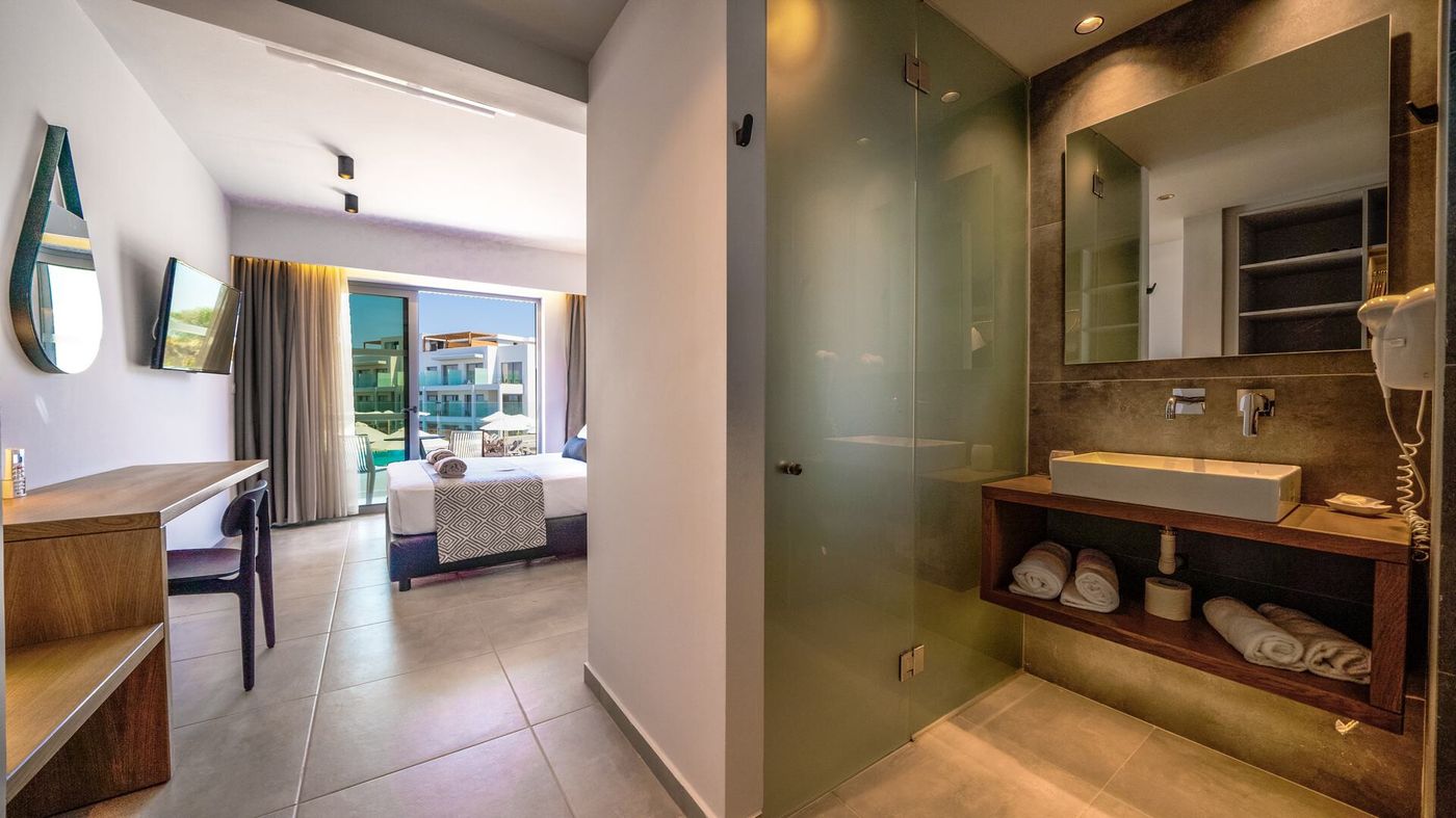 Harmony Crest Resort - Adults Only