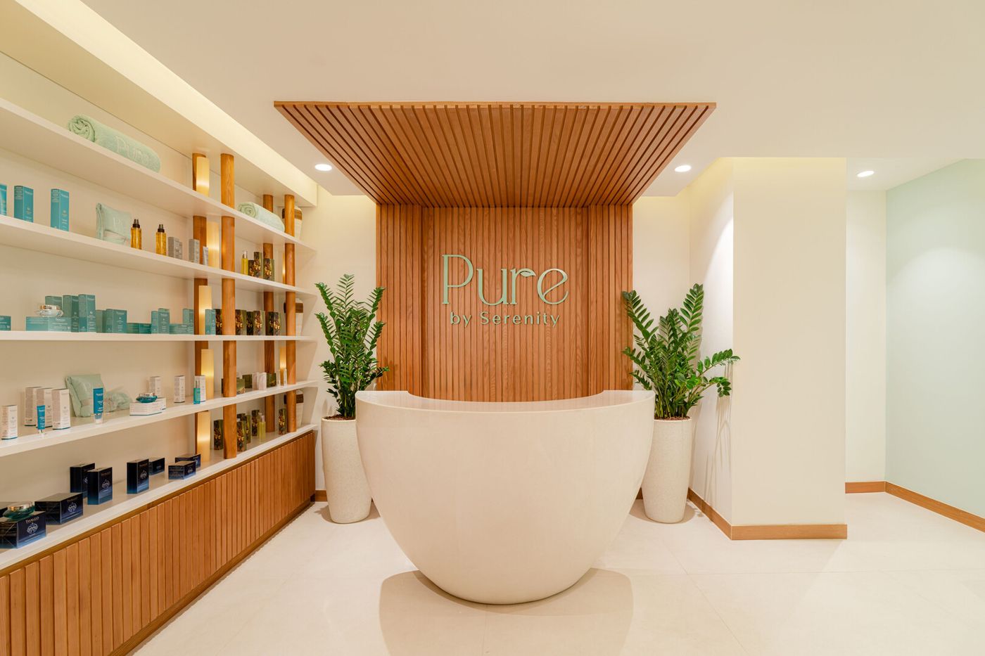 Th8 Palm Dubai Beach Resort 02.03