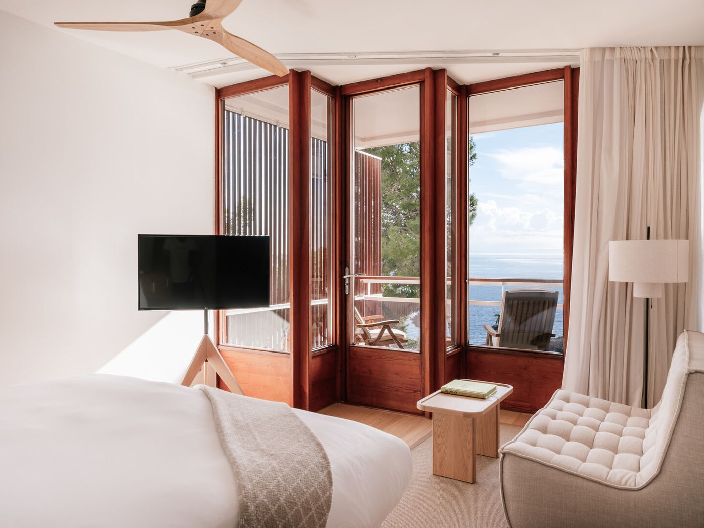 07.10.26 Hotel de Mar