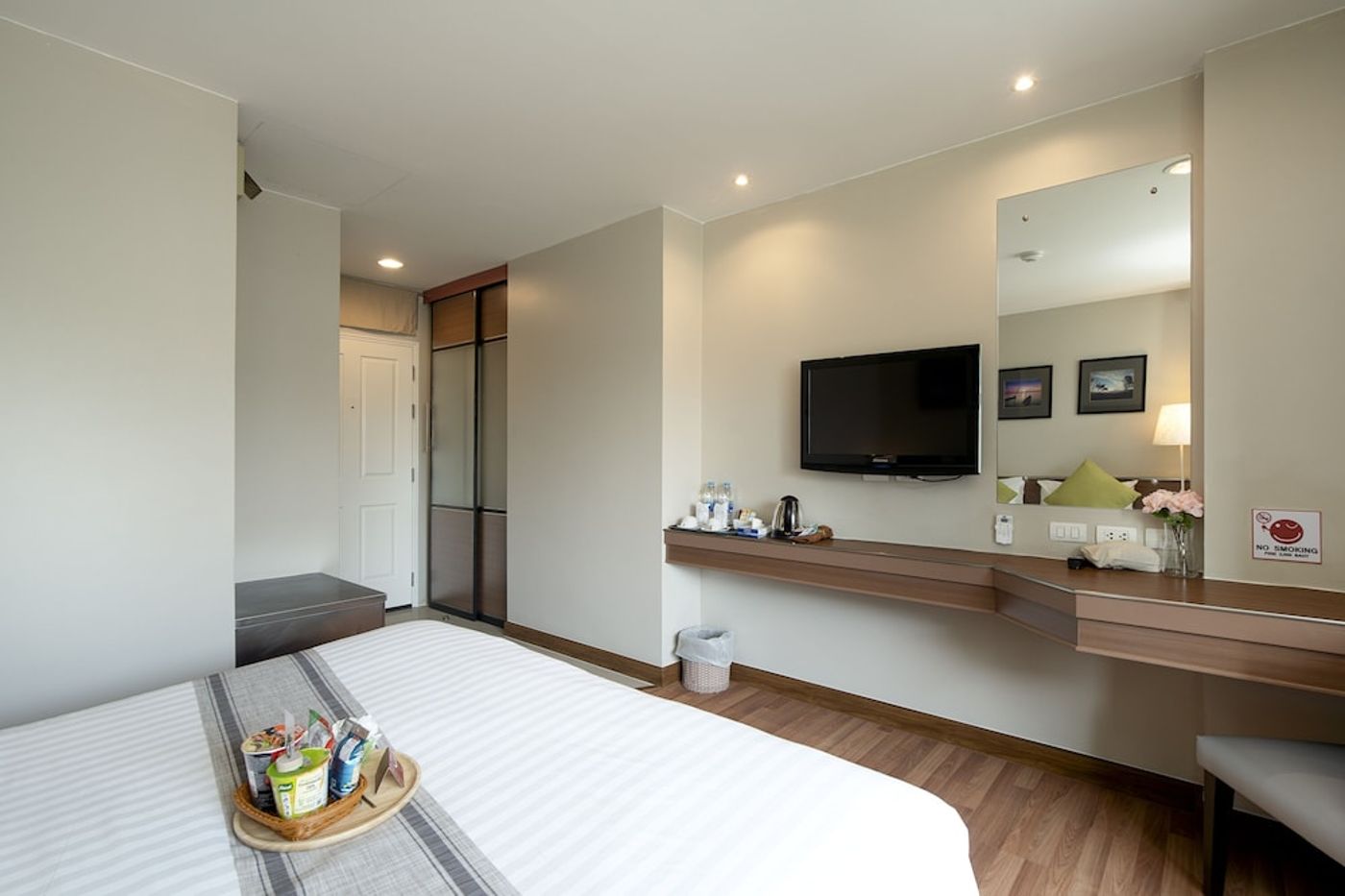 expedia-3165295-12