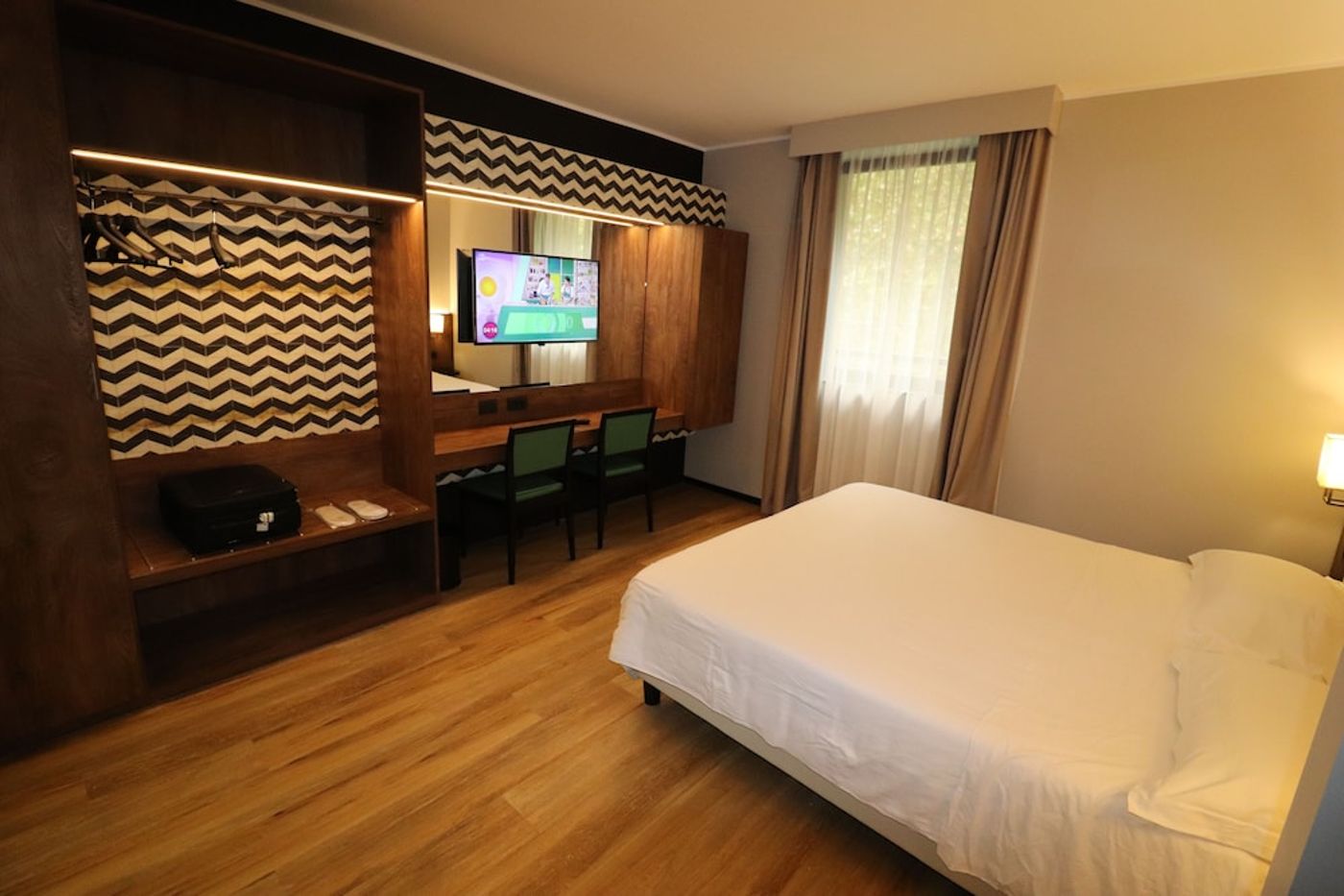 expedia-3159903-29