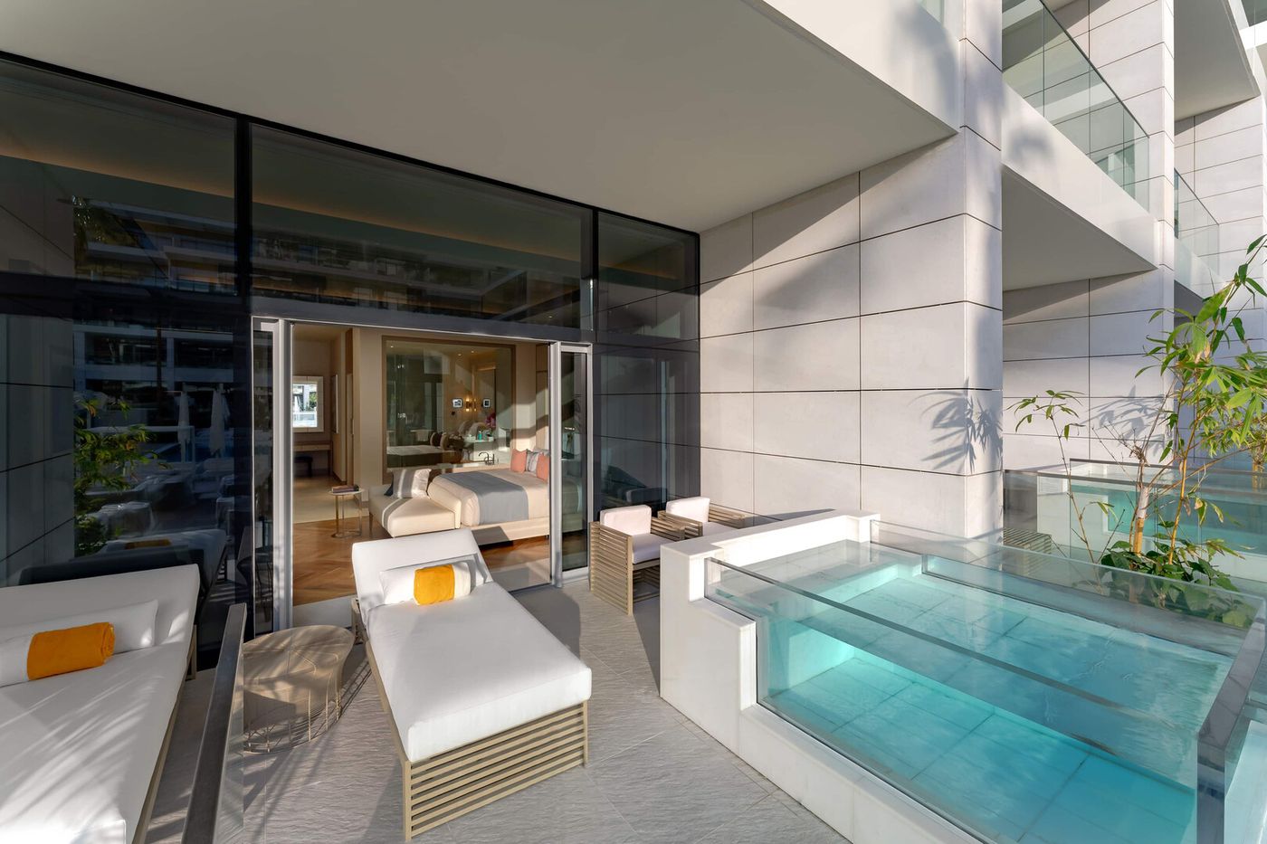 FIVE LUXE JBR 08.09