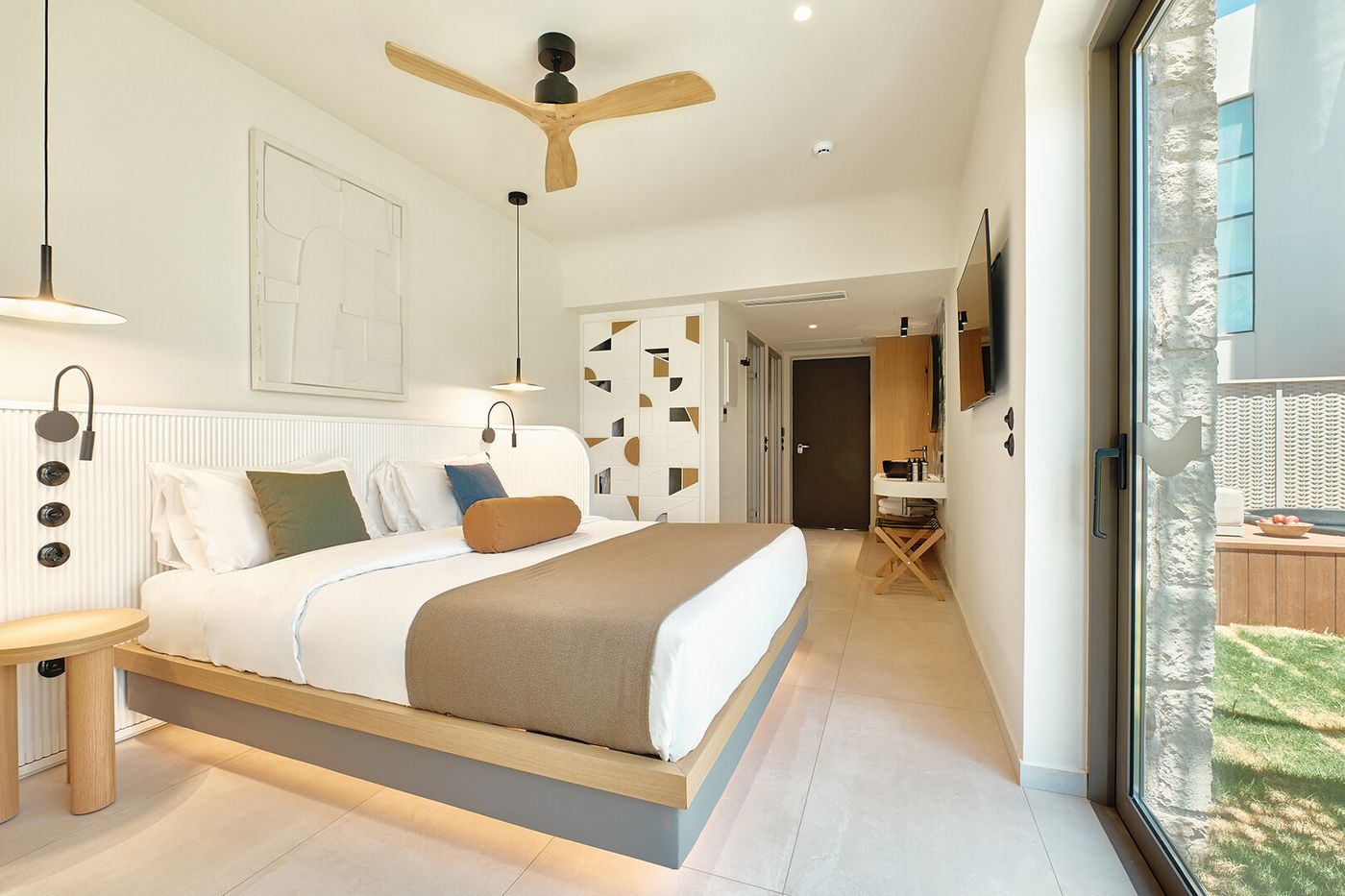 Paralos Kosta Alimia